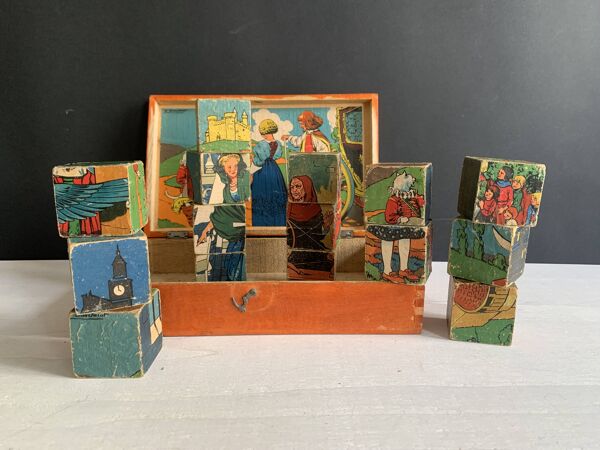 Puzzle cubes en bois ancien - Illustrations contes de Perrault - 1920