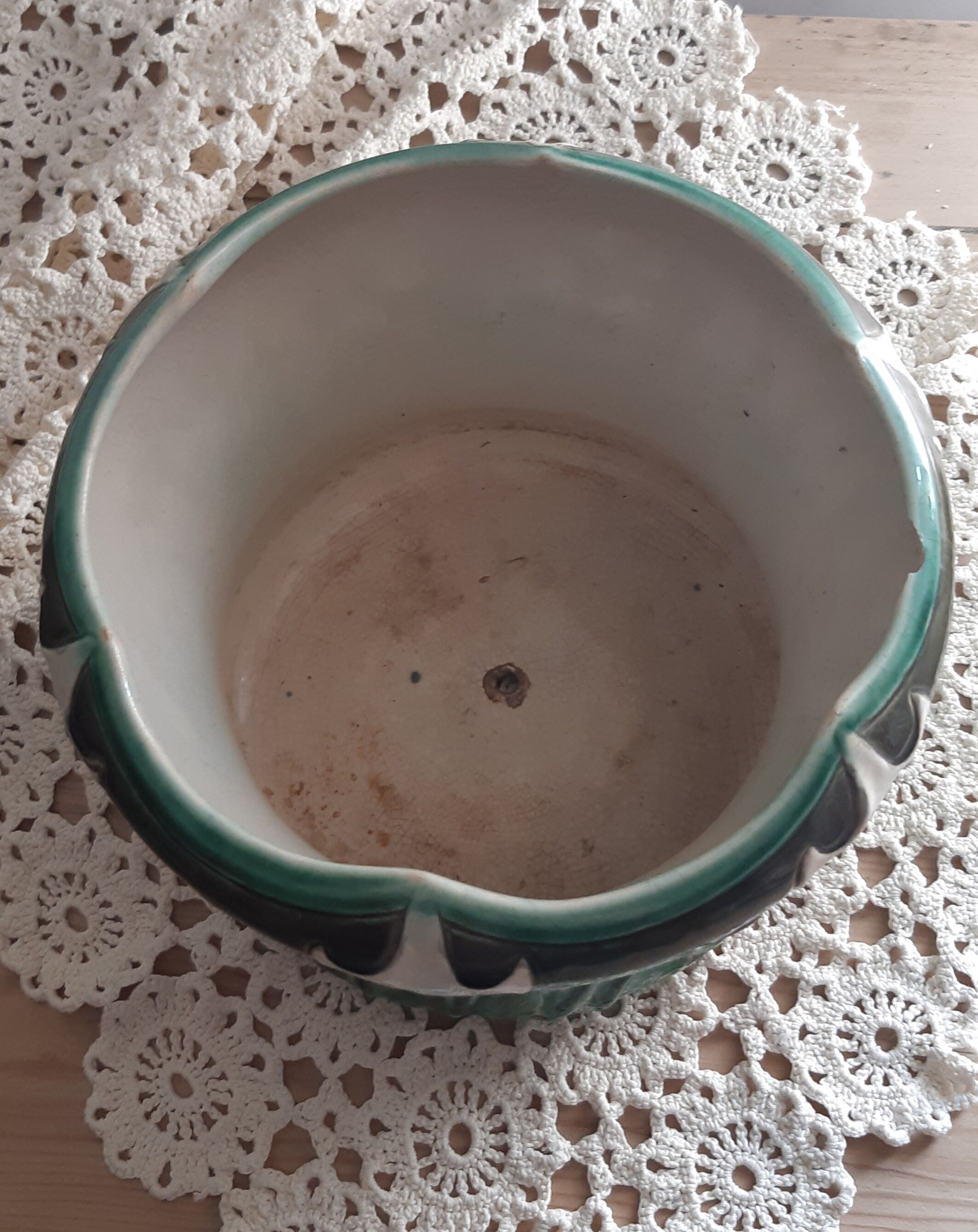 Cache pot in dabbling