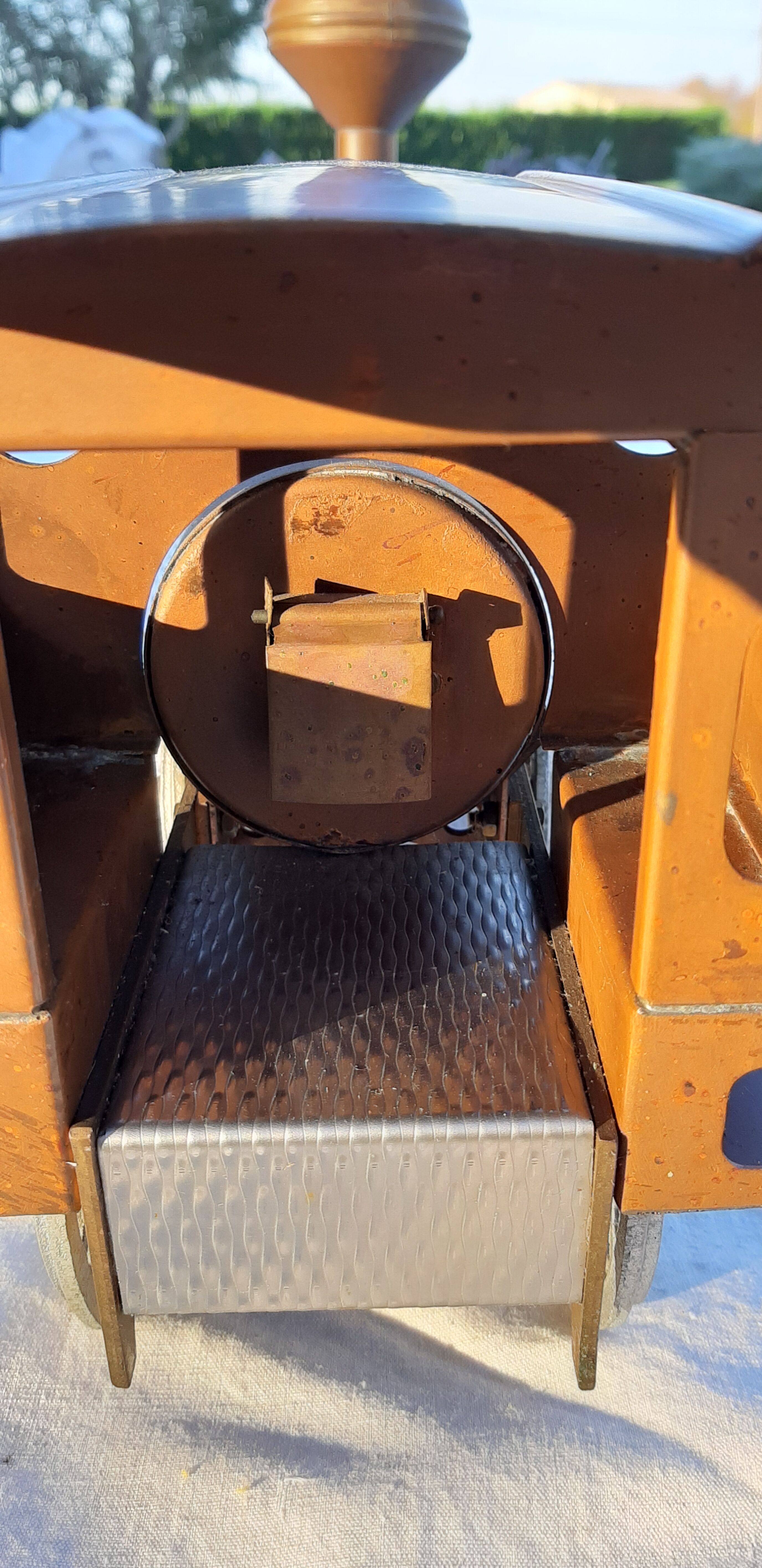 Locomotive copper red