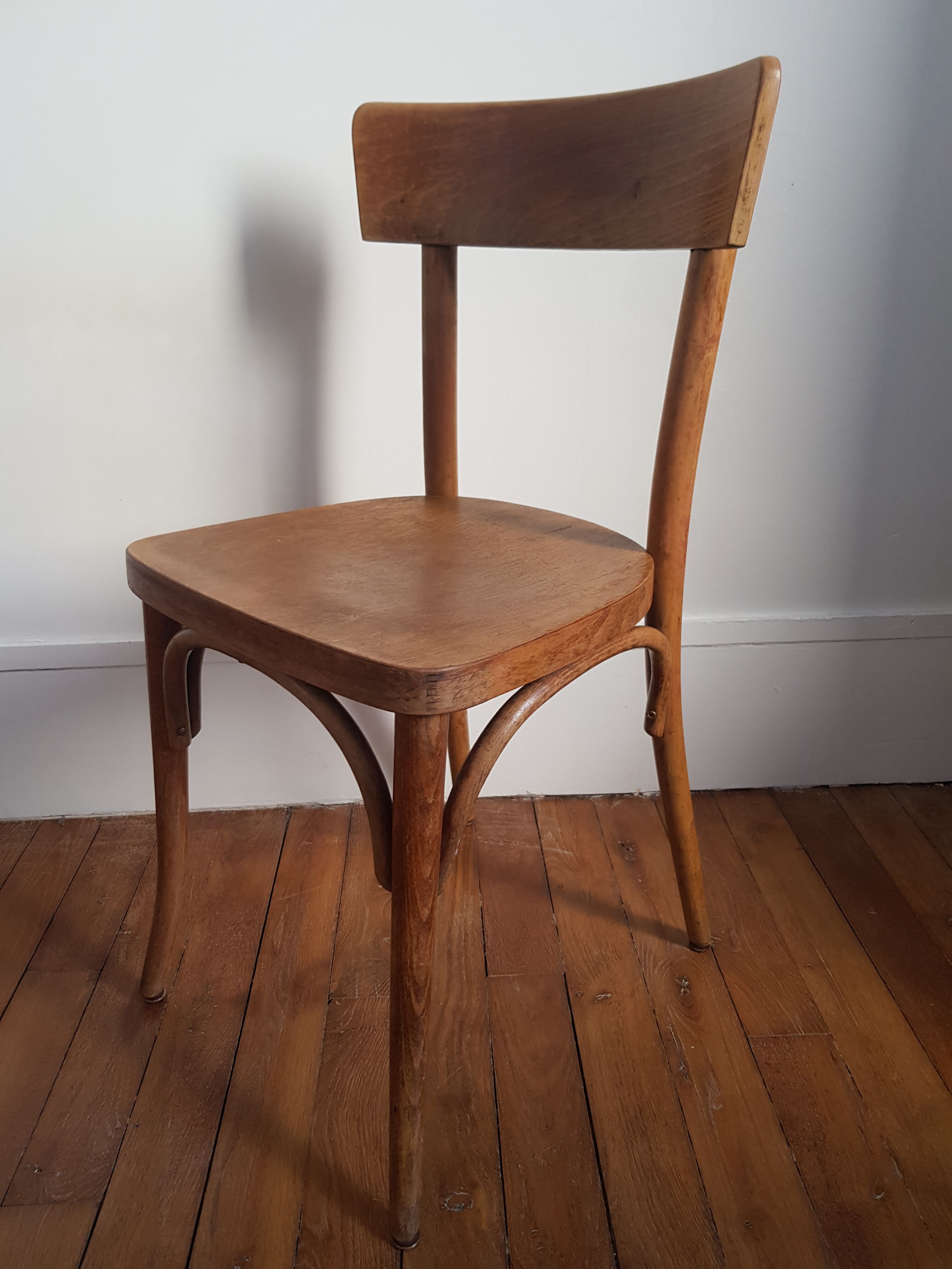 Chaise bistrot en bois clair