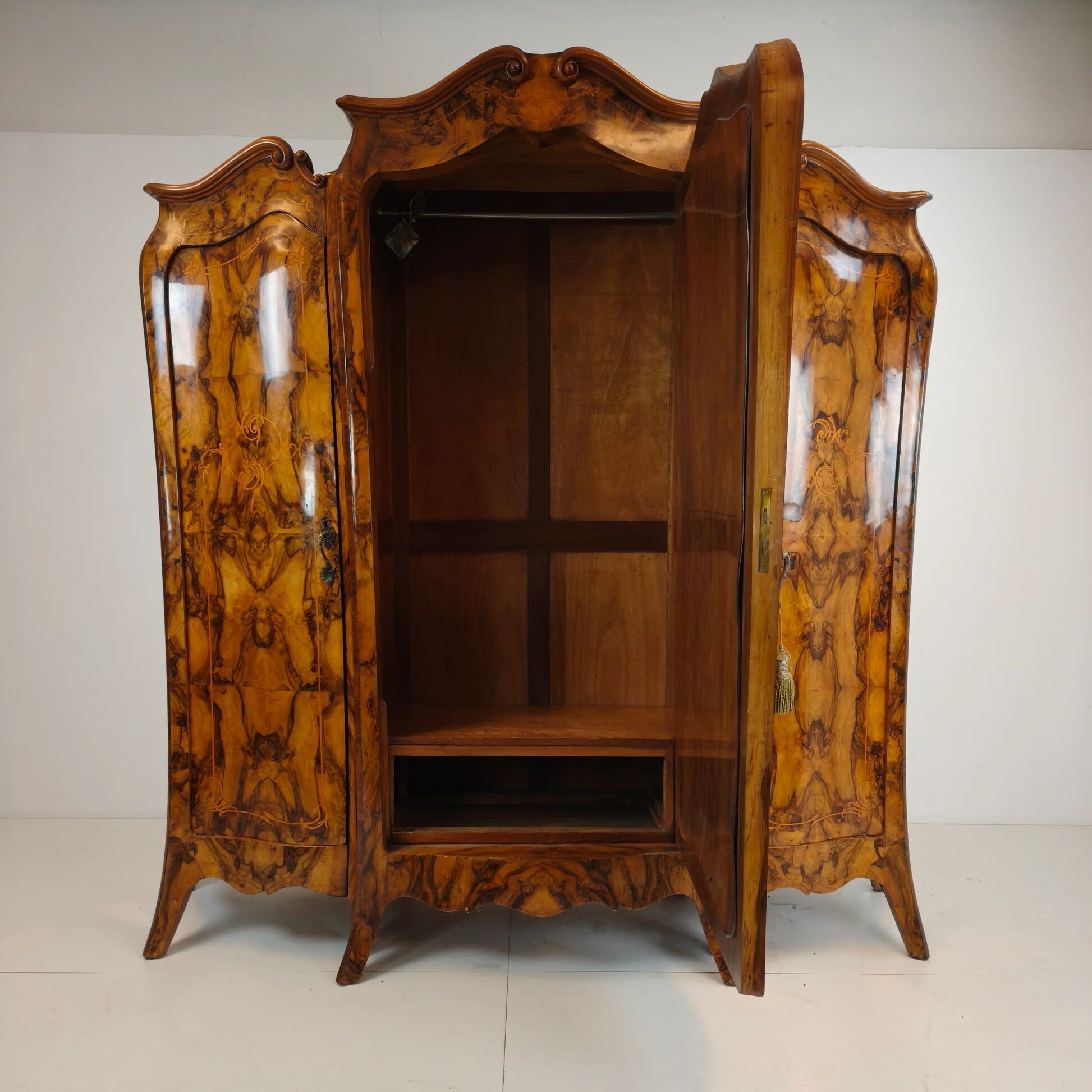 Large antique Italian armoire / wardrobe – burl walnut, bombé shape
