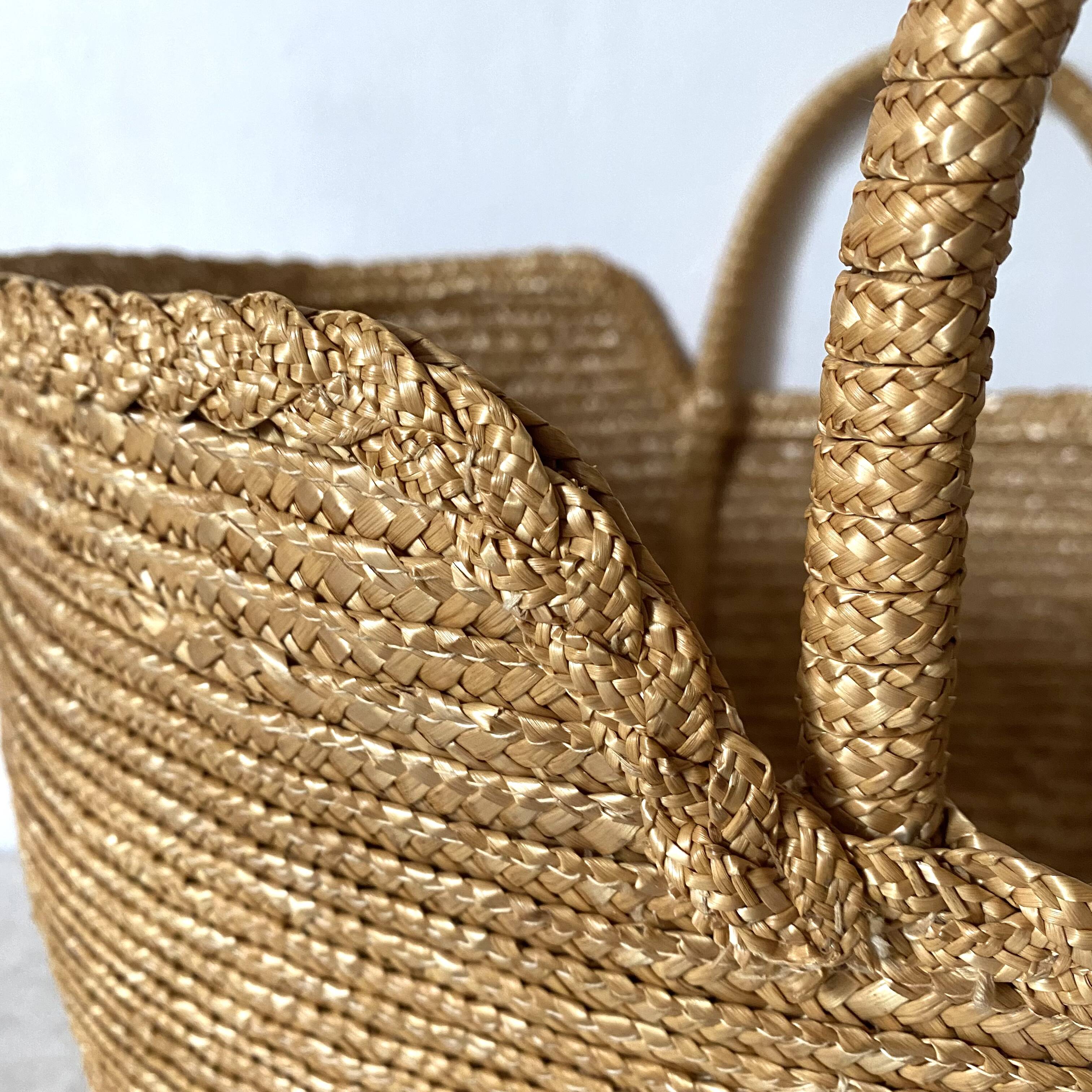 Doll's basket made of woven straw, 1970s