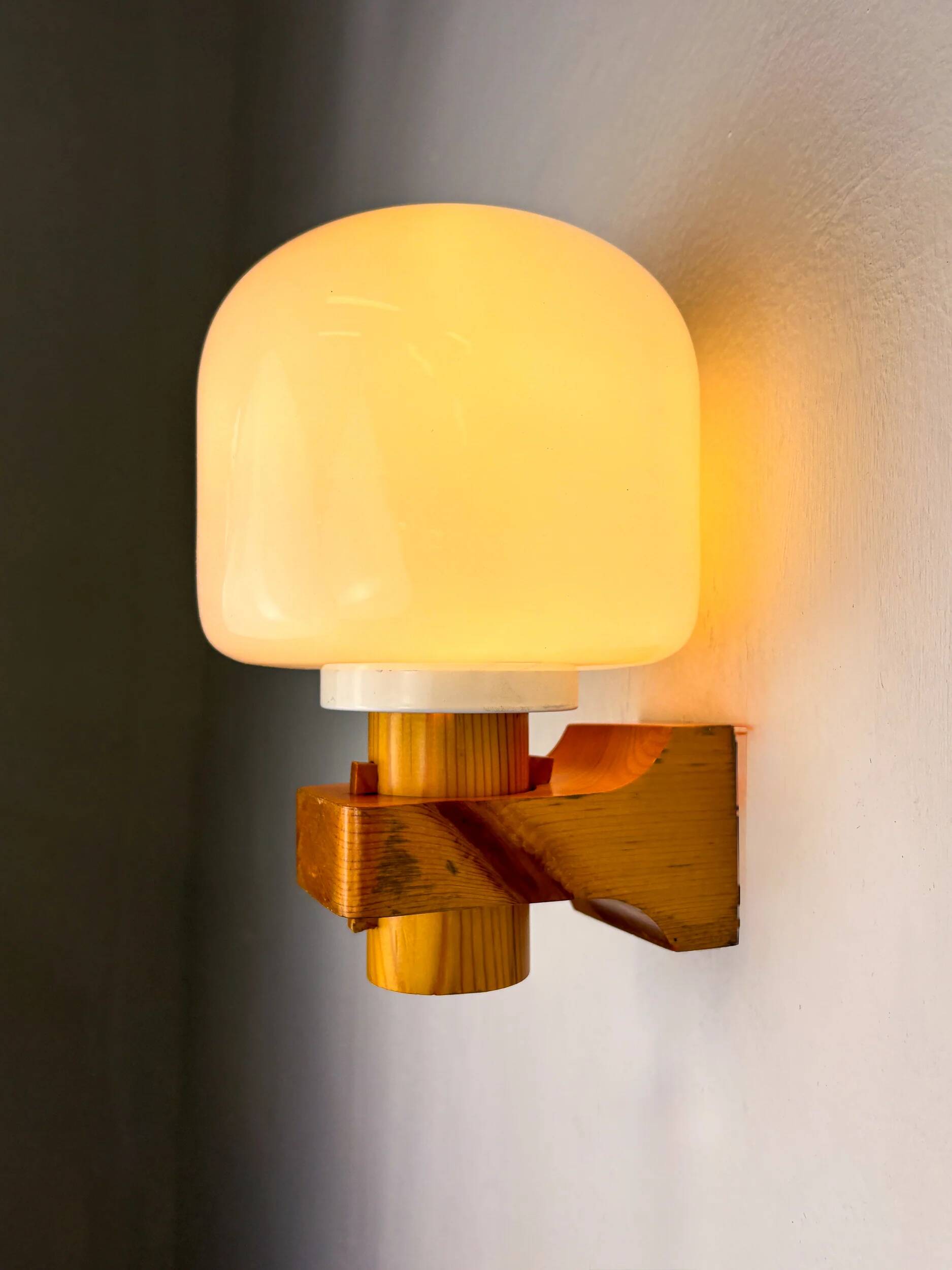 Scandinavian pine wood & opaline wall light – Denmark 1970s