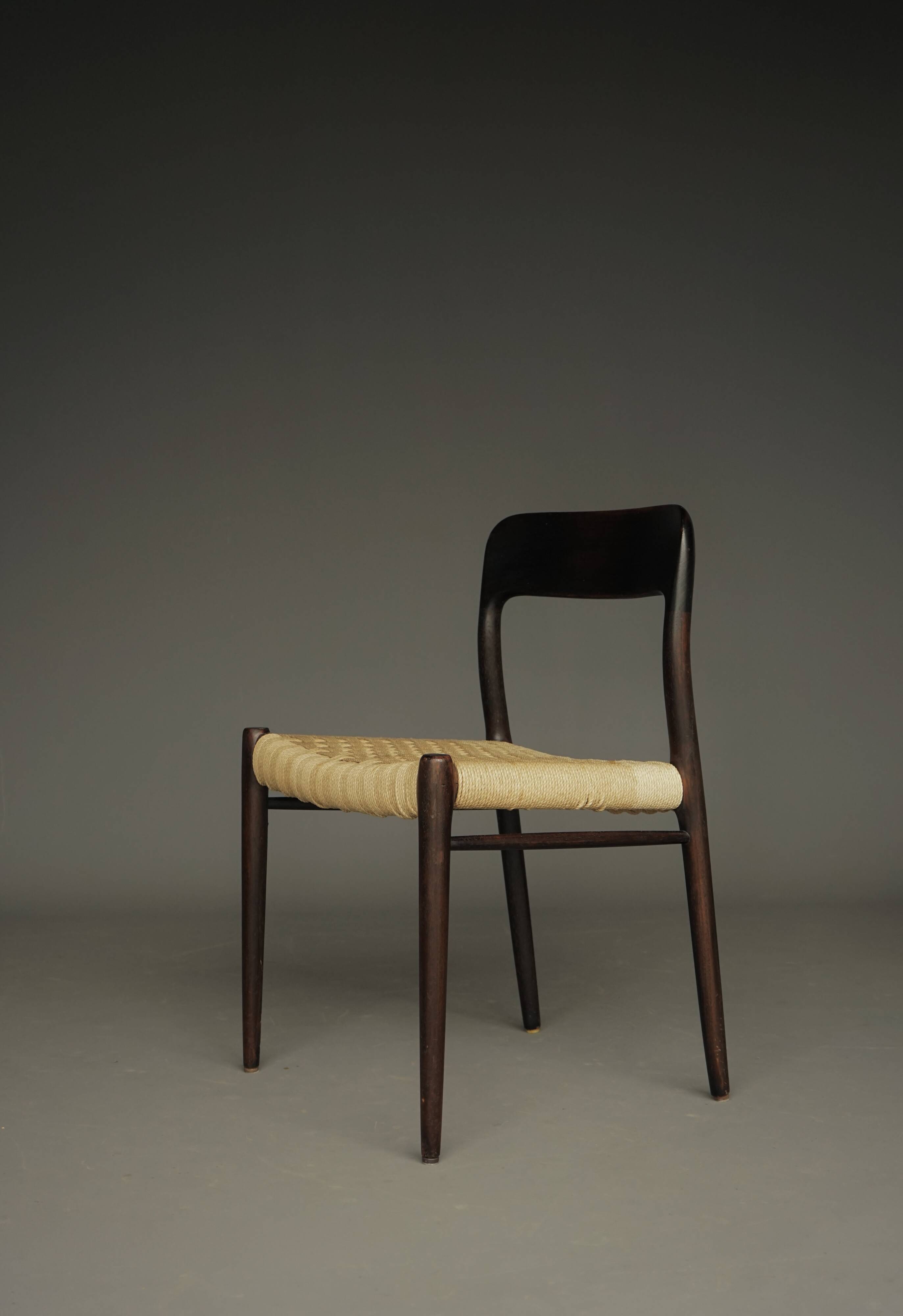 Chaises Model 75 par Niels Otto Møller pour J.L. Moller, années 1960, ensemble de 6