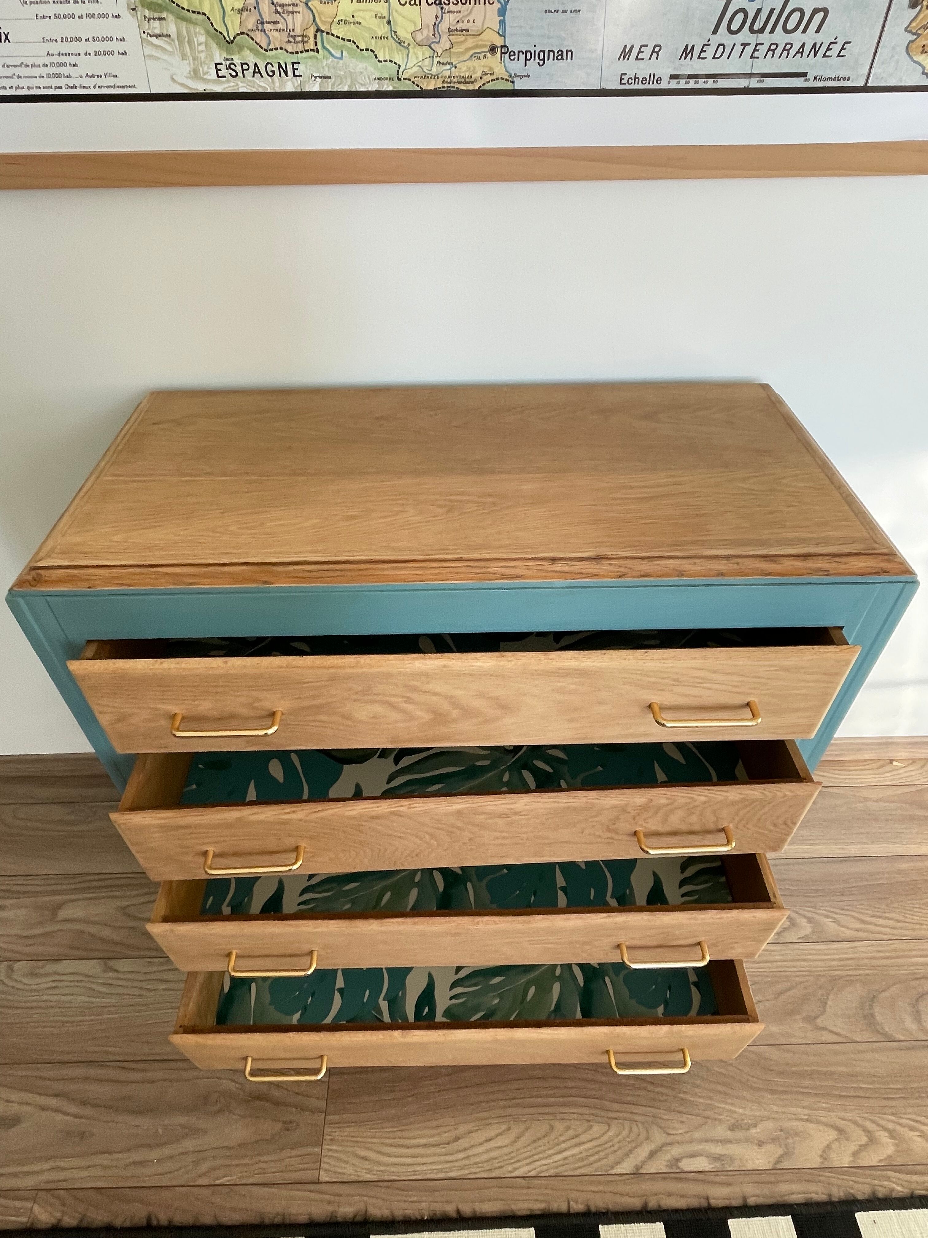 Renovated oak compass foot chest of drawers