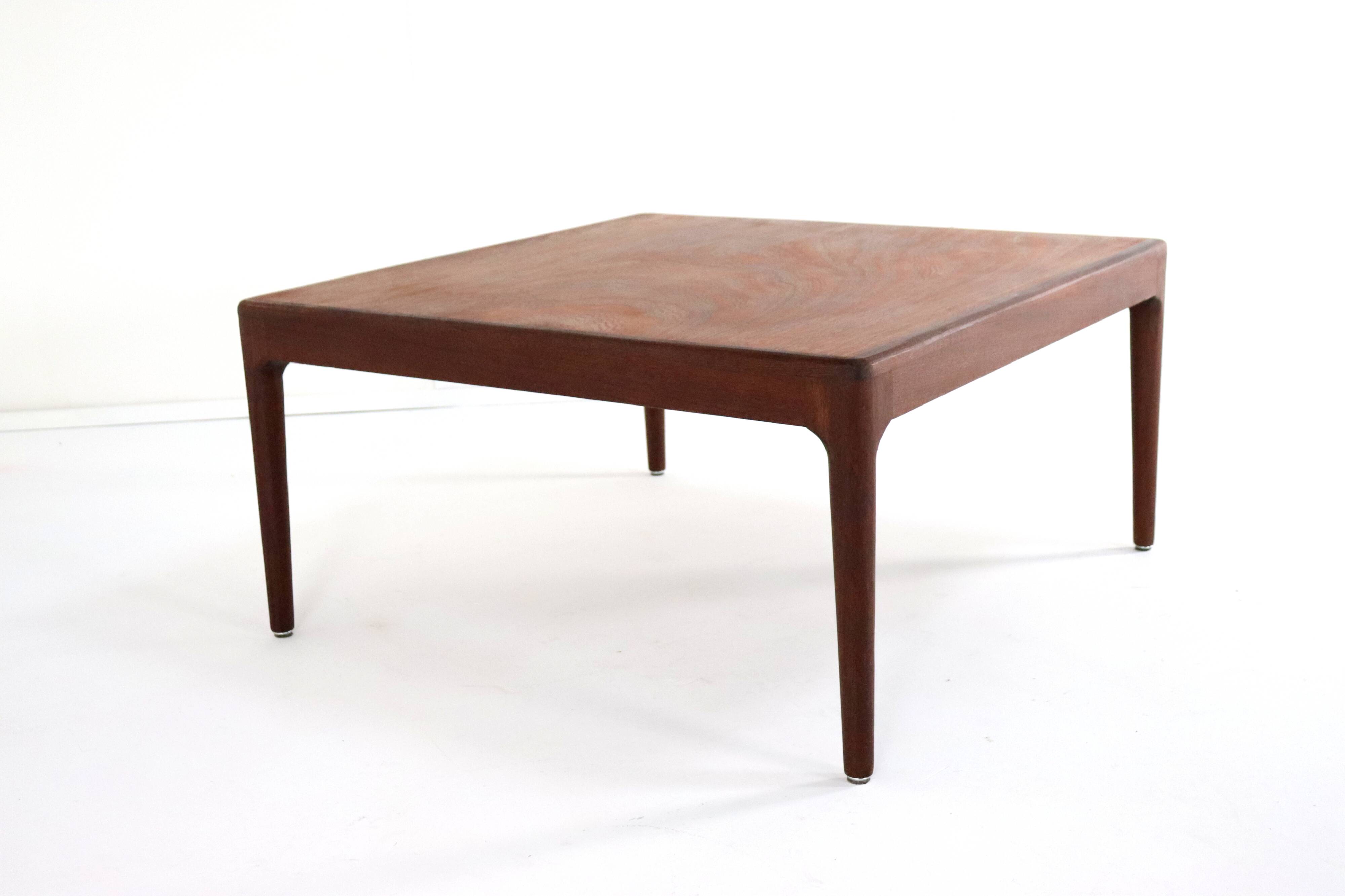Vintage 'Bredeveld' coffee table