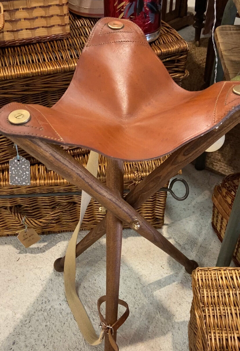 Folding leather tripod stool