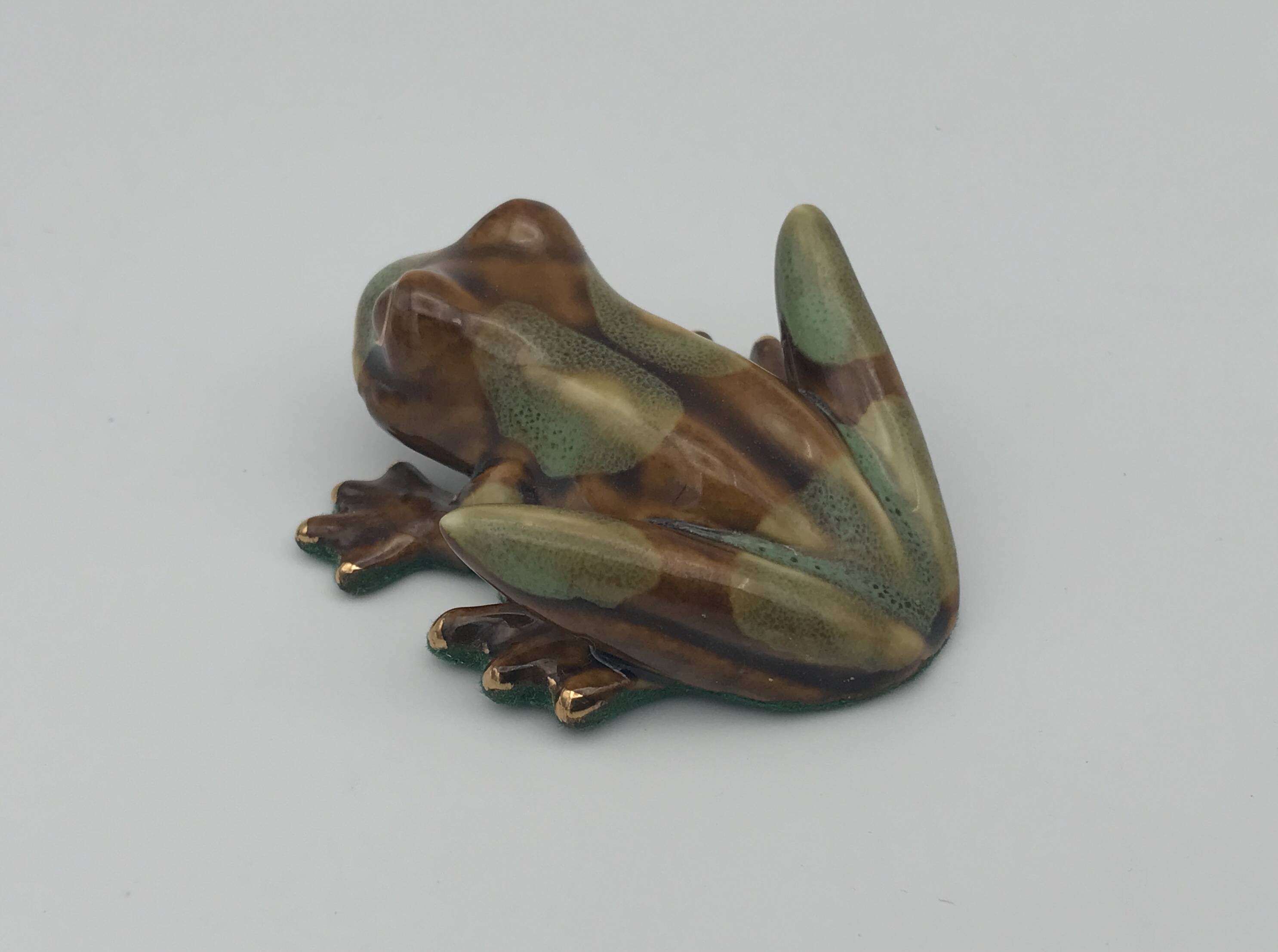FROG figurine in enameled CERAMIC Vintage Golden Pond collection
