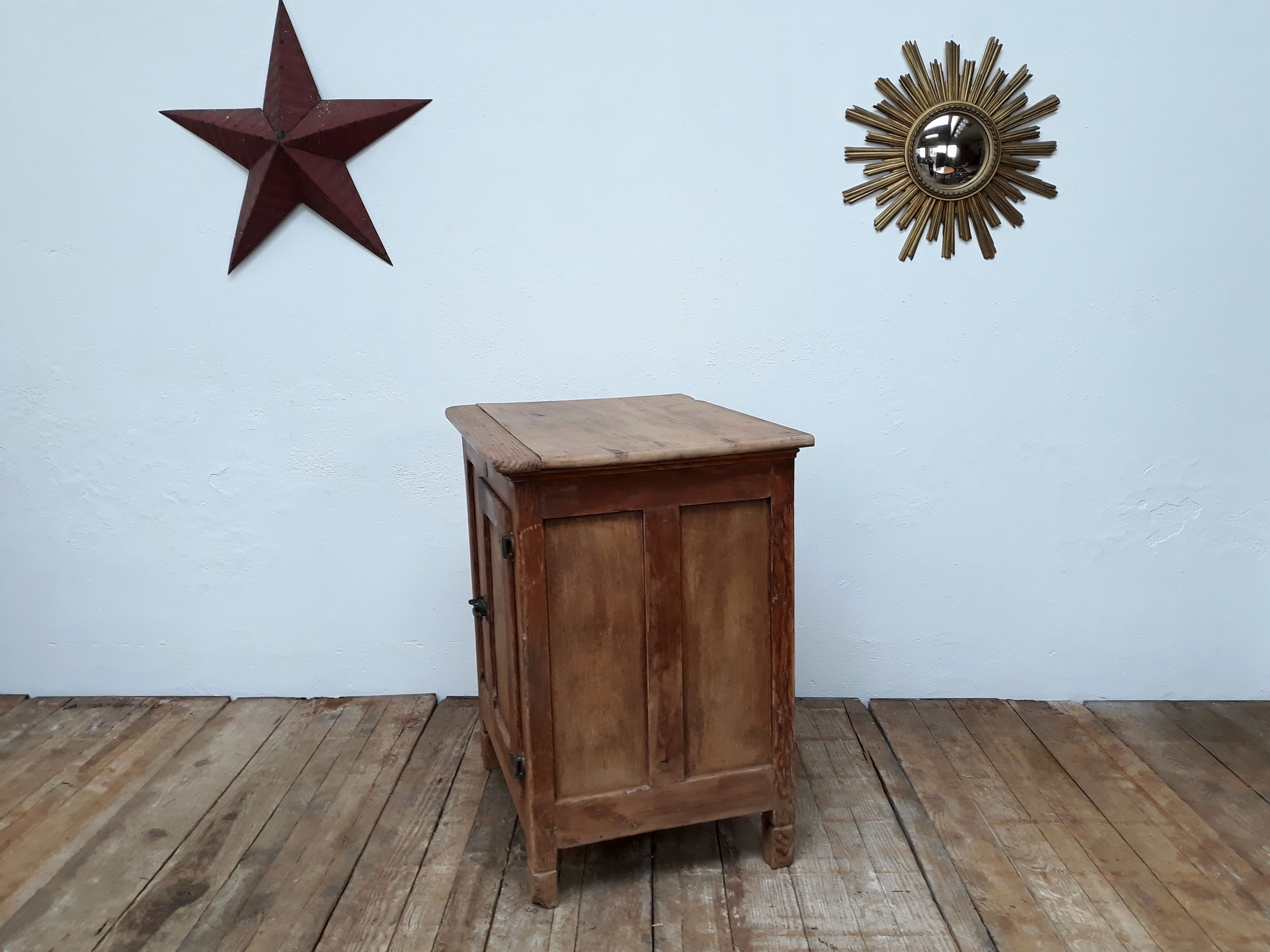 Cabinet cooler drink vintage