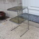 Table d'appoint chrome et verre fumé