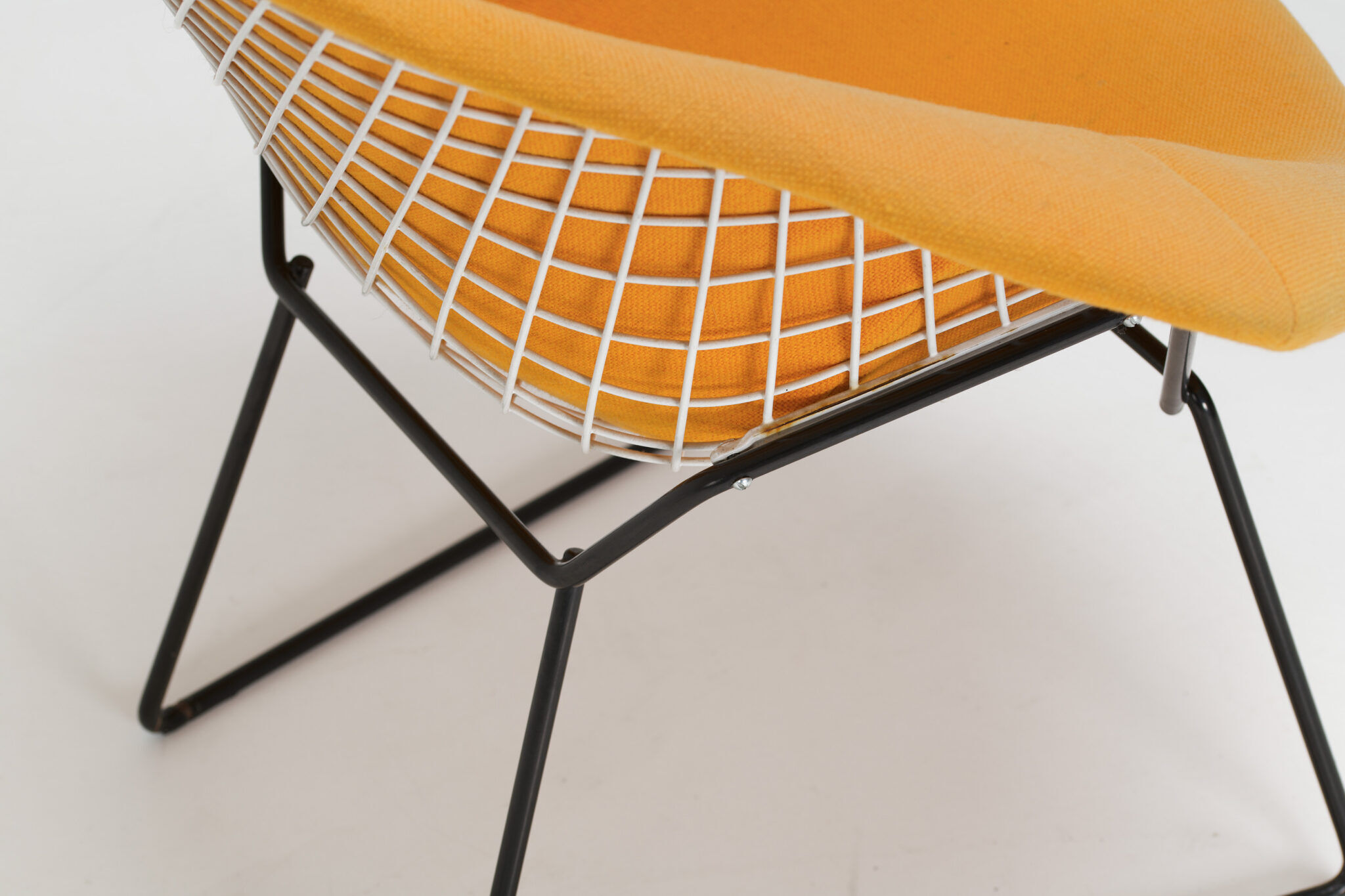Diamond Chair – Yellow Upholstery - Harry Bertoia