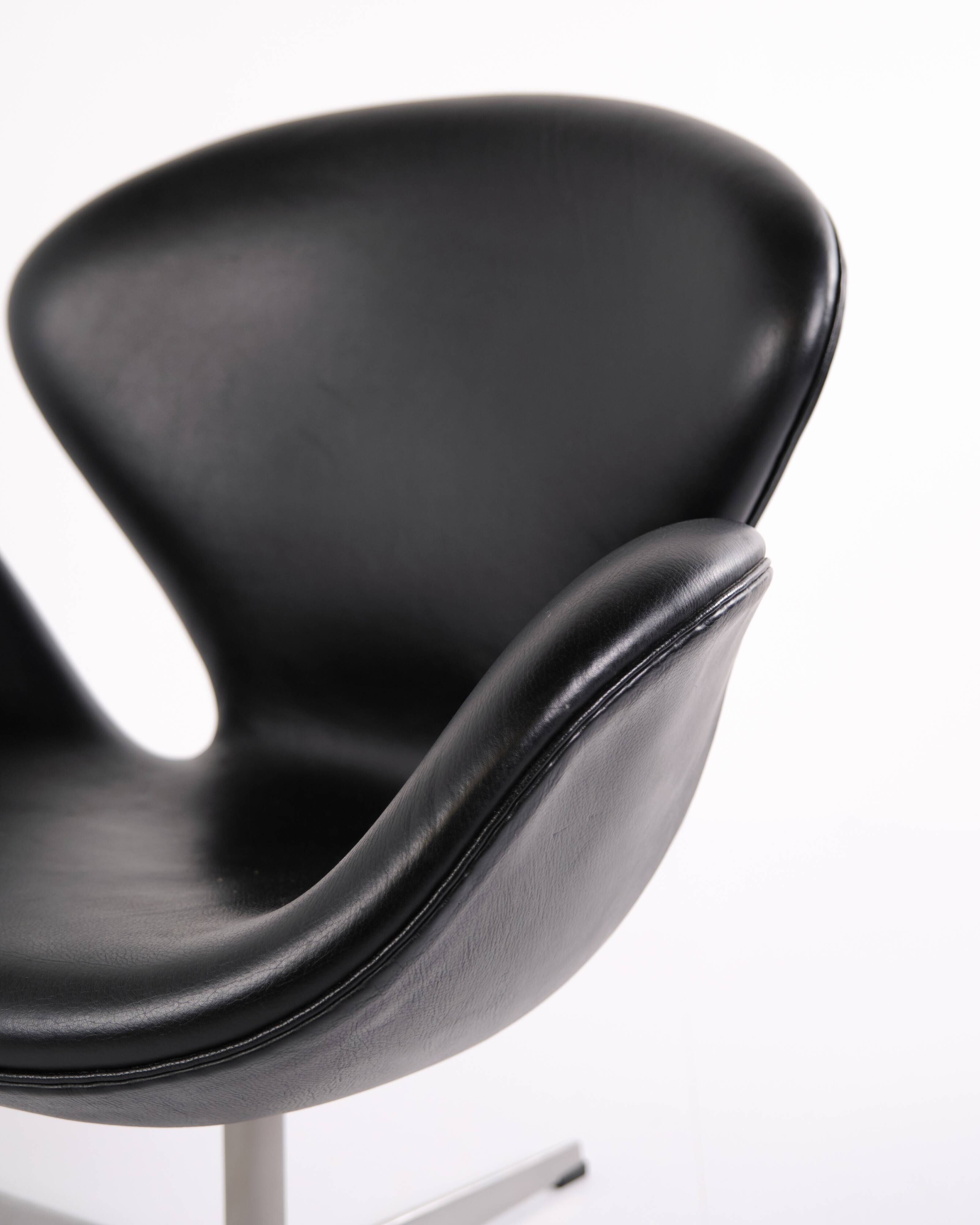 Armchair - The Swan - Model 3320 - Brown leather - Arne Jacobsen - Fritz Hansen - 2007