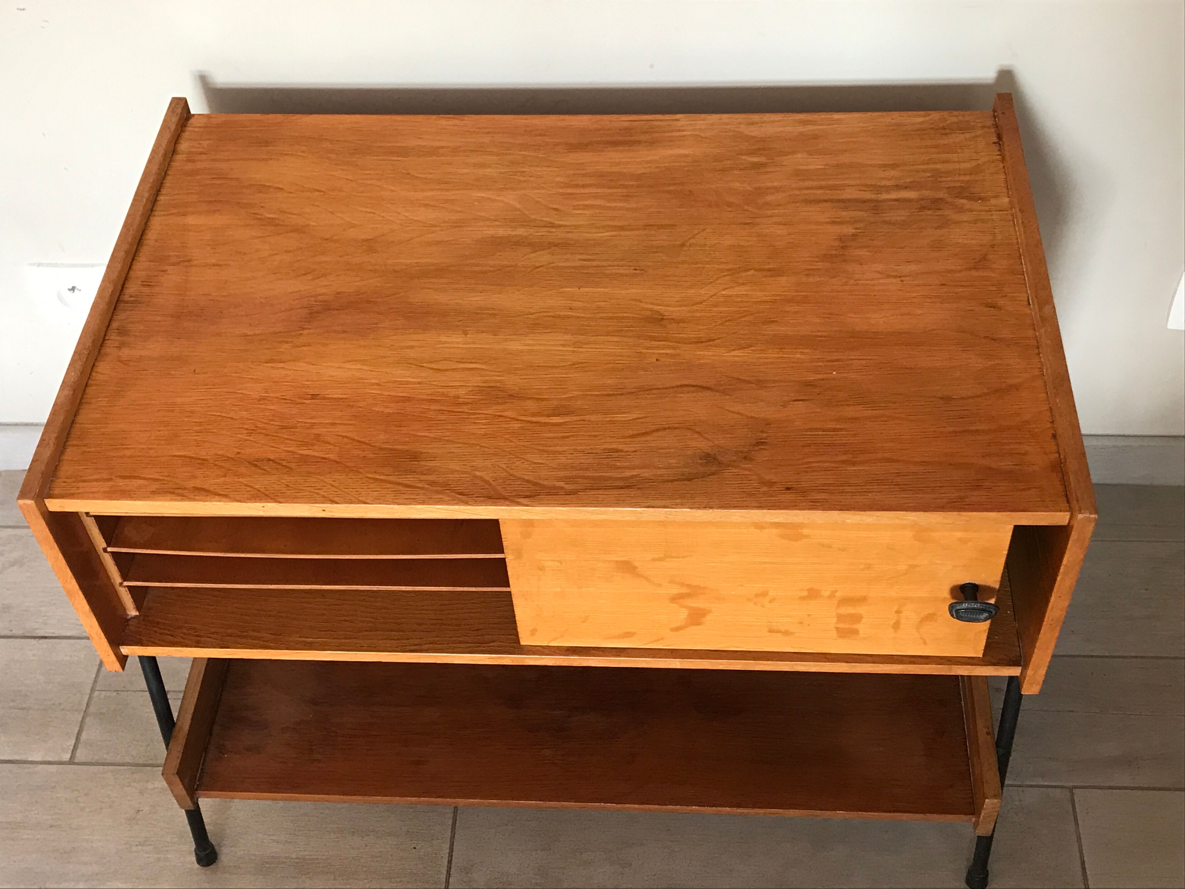Meuble pied métal design vintage années 60