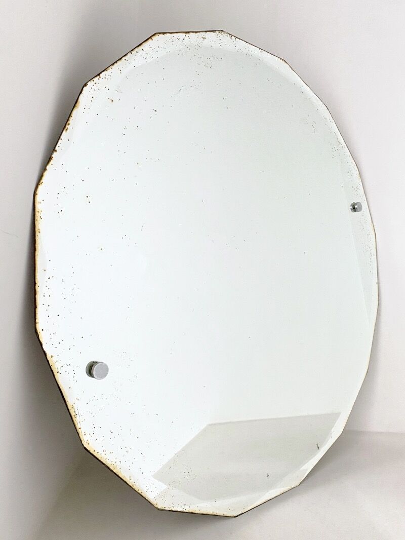 Beveled mirror