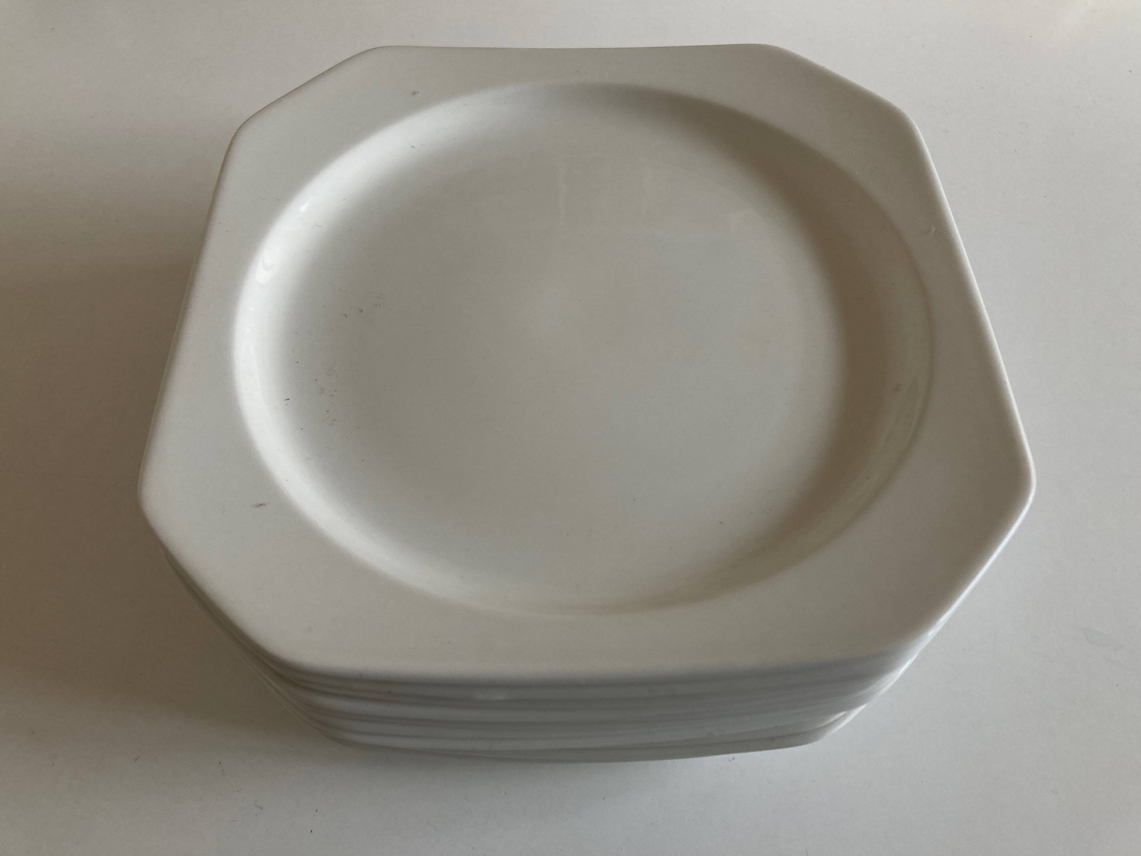 Set of 6 Scandinavian octagonal flat plates from the 1970s.