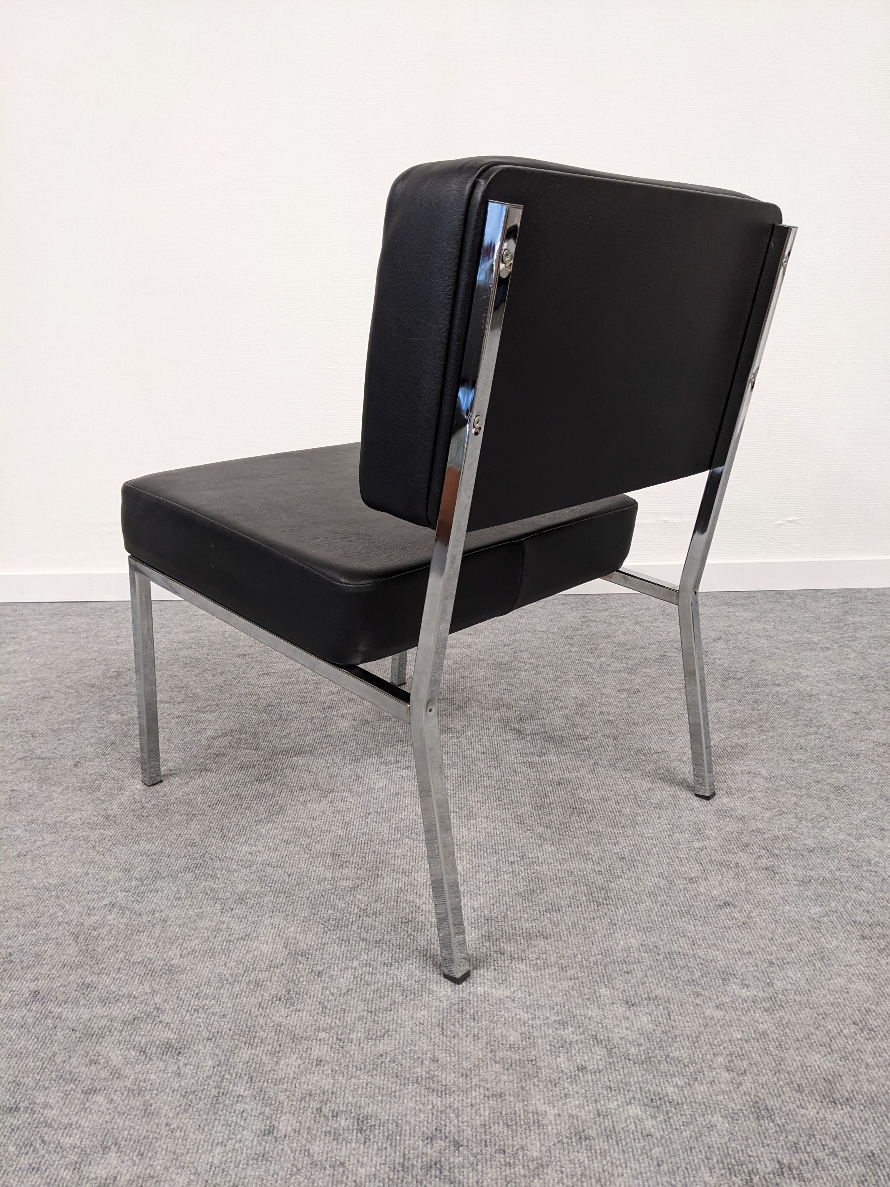 Series of 4 modernist armchairs from the 70s/80s