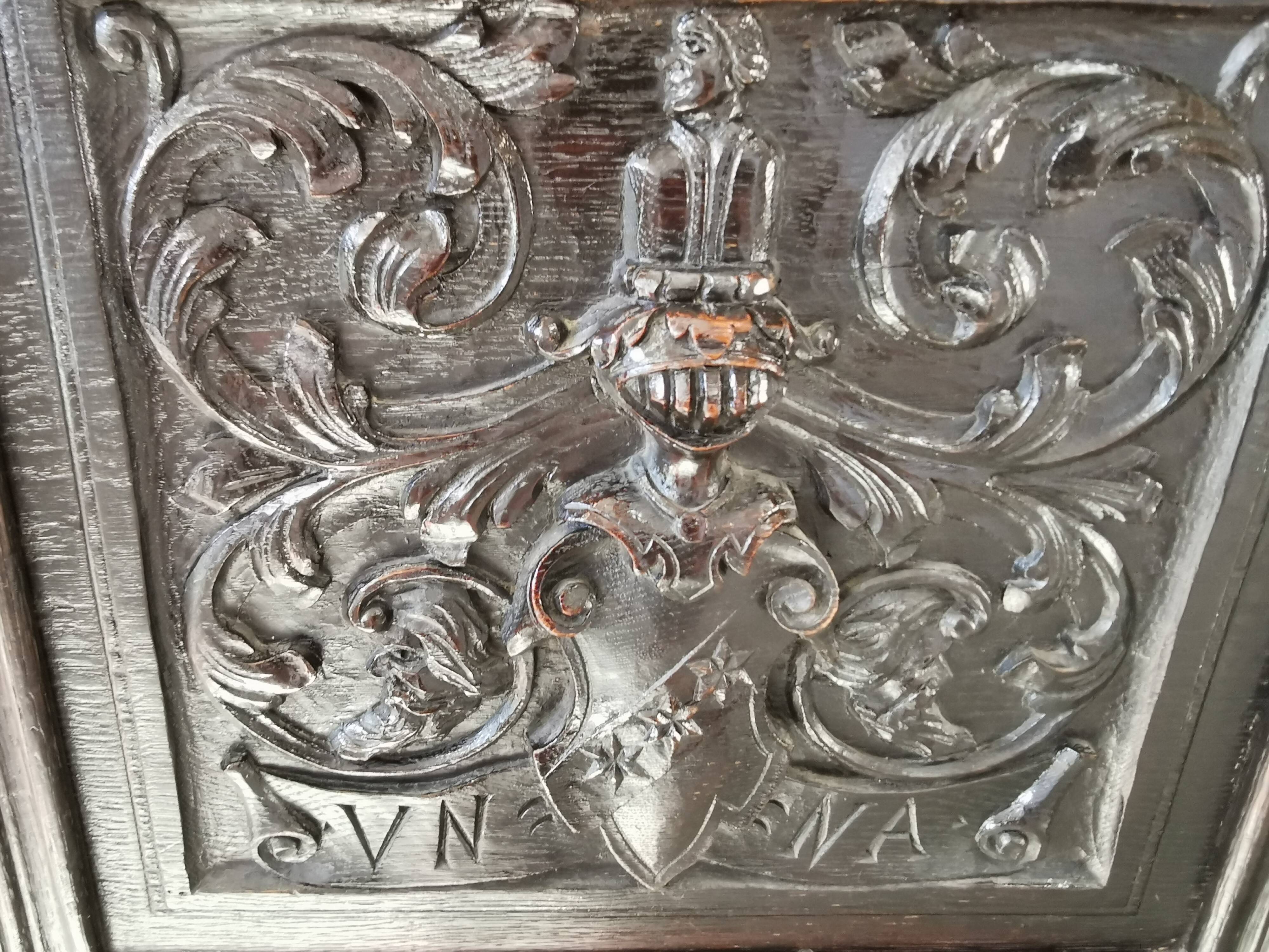 Baroque cabinet in carved wood late nineteenth century