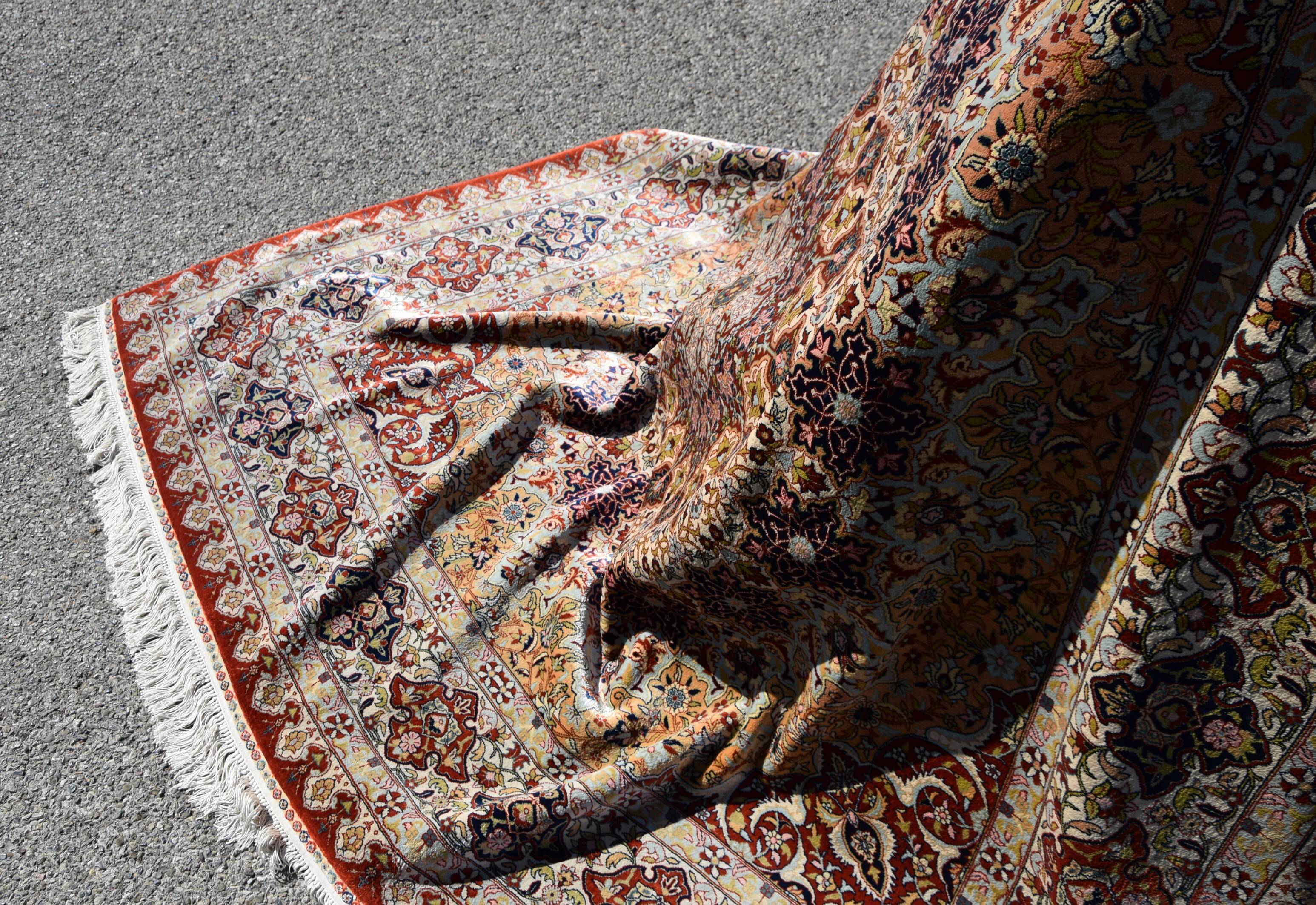 Egyptian Oriental Rug: 2.00 x 2.00 Meters - Pure Silk - Handmade