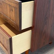 Meuble bas scandinave en palissandre de Rio
