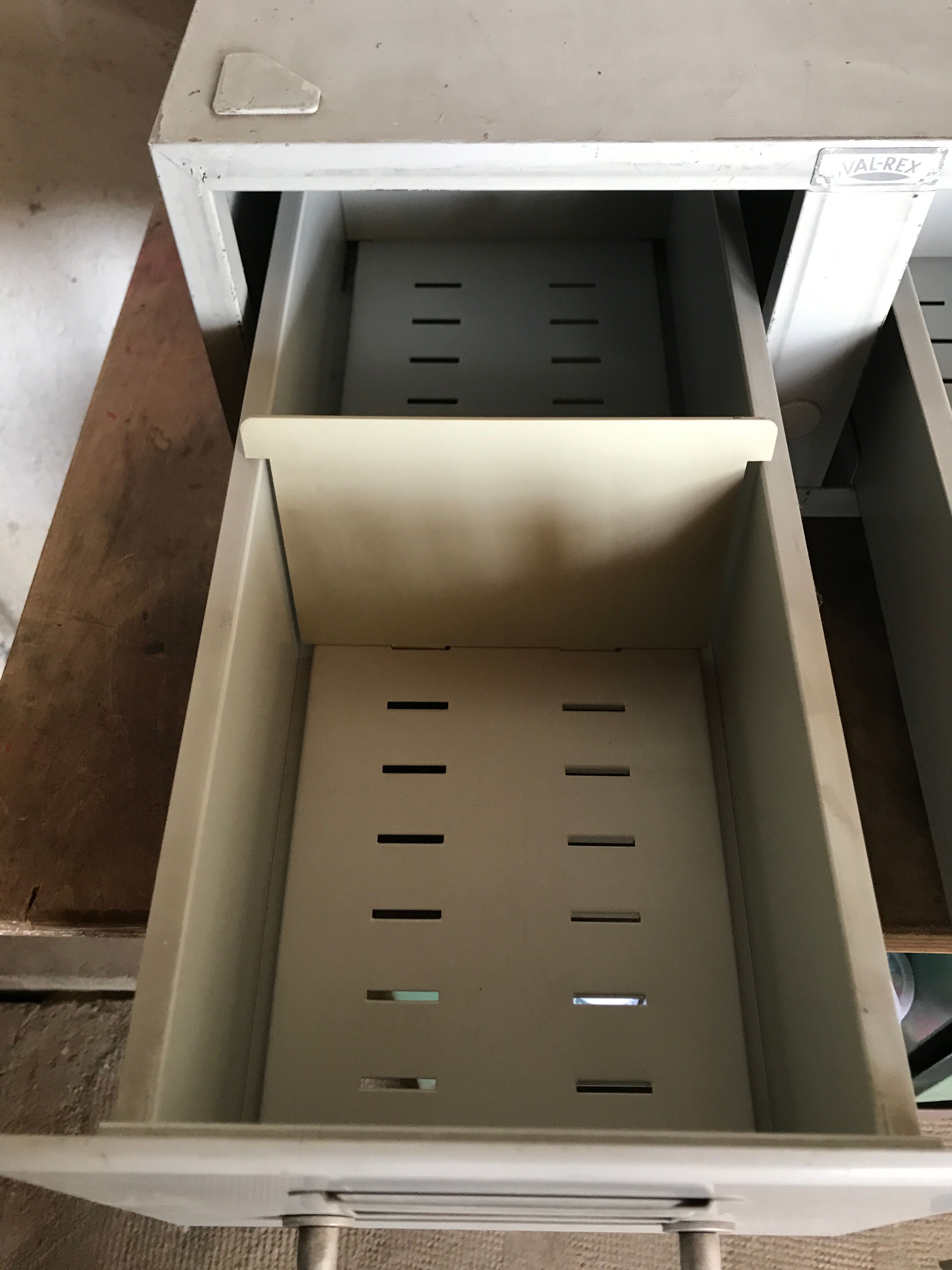 Locker industrial val - rex