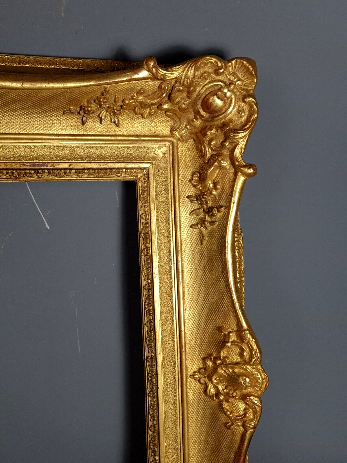 Cadre XIXe siècle style Louis XV bois stuc doré d'origine 66x57 feuillure 47x39 cm SB