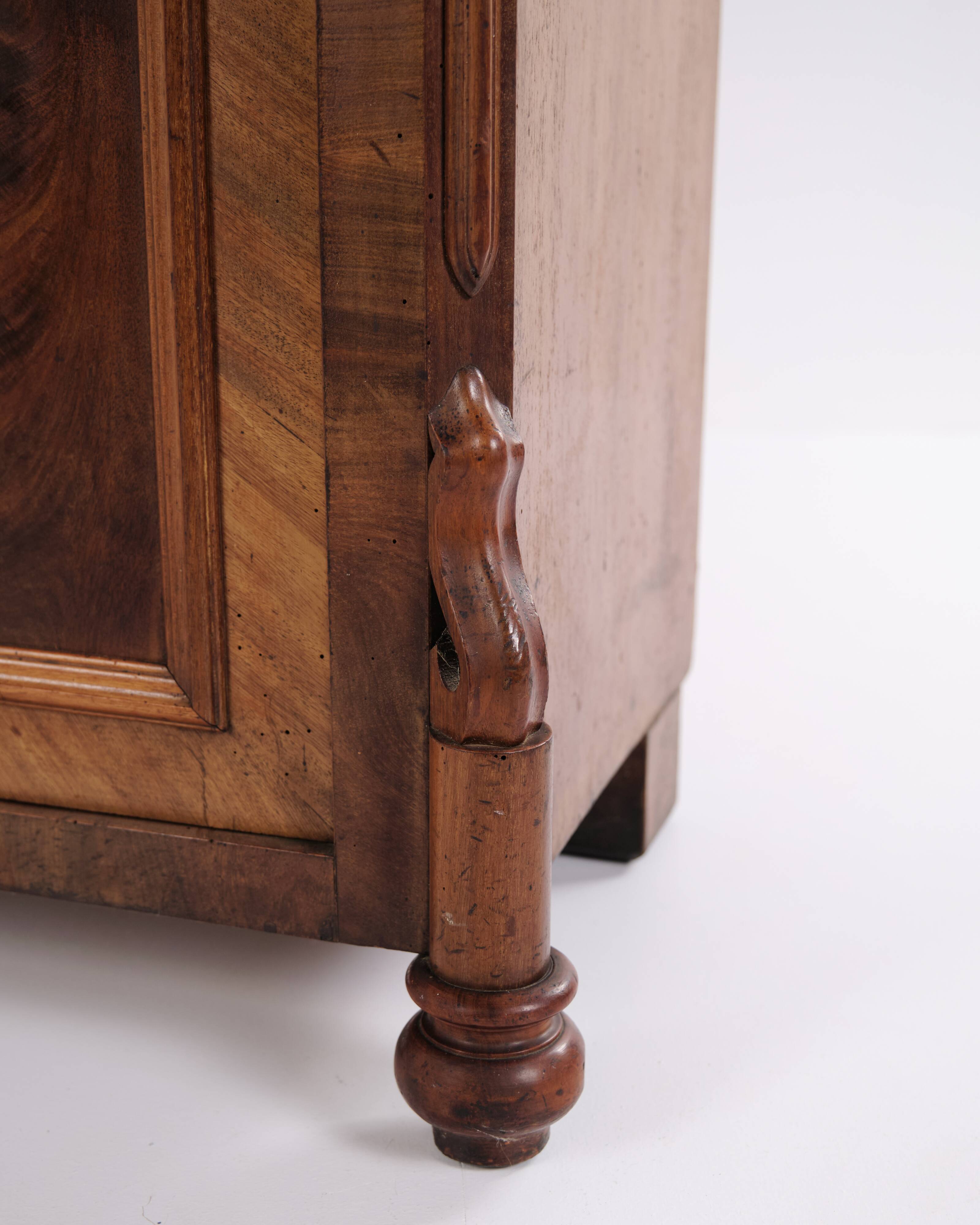 Cabinet – Mahogany – Antique – Carvings – Doors & Shelves – 1880s