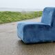 Canapé modulable composé de 5 chauffeuses en velours bleu, circa 1980