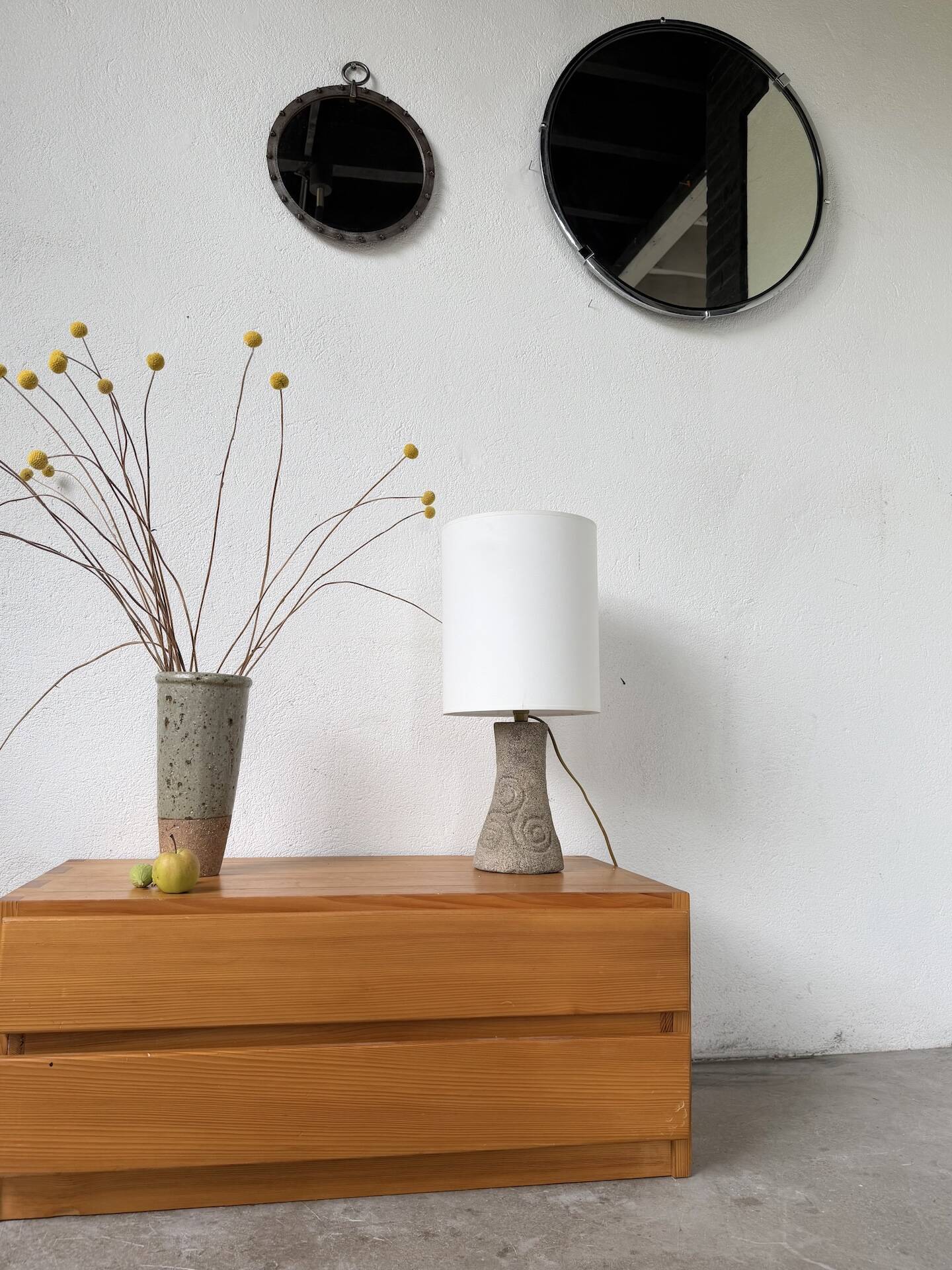 Lampe de bureau ou de table granit pierre sculptée 1970