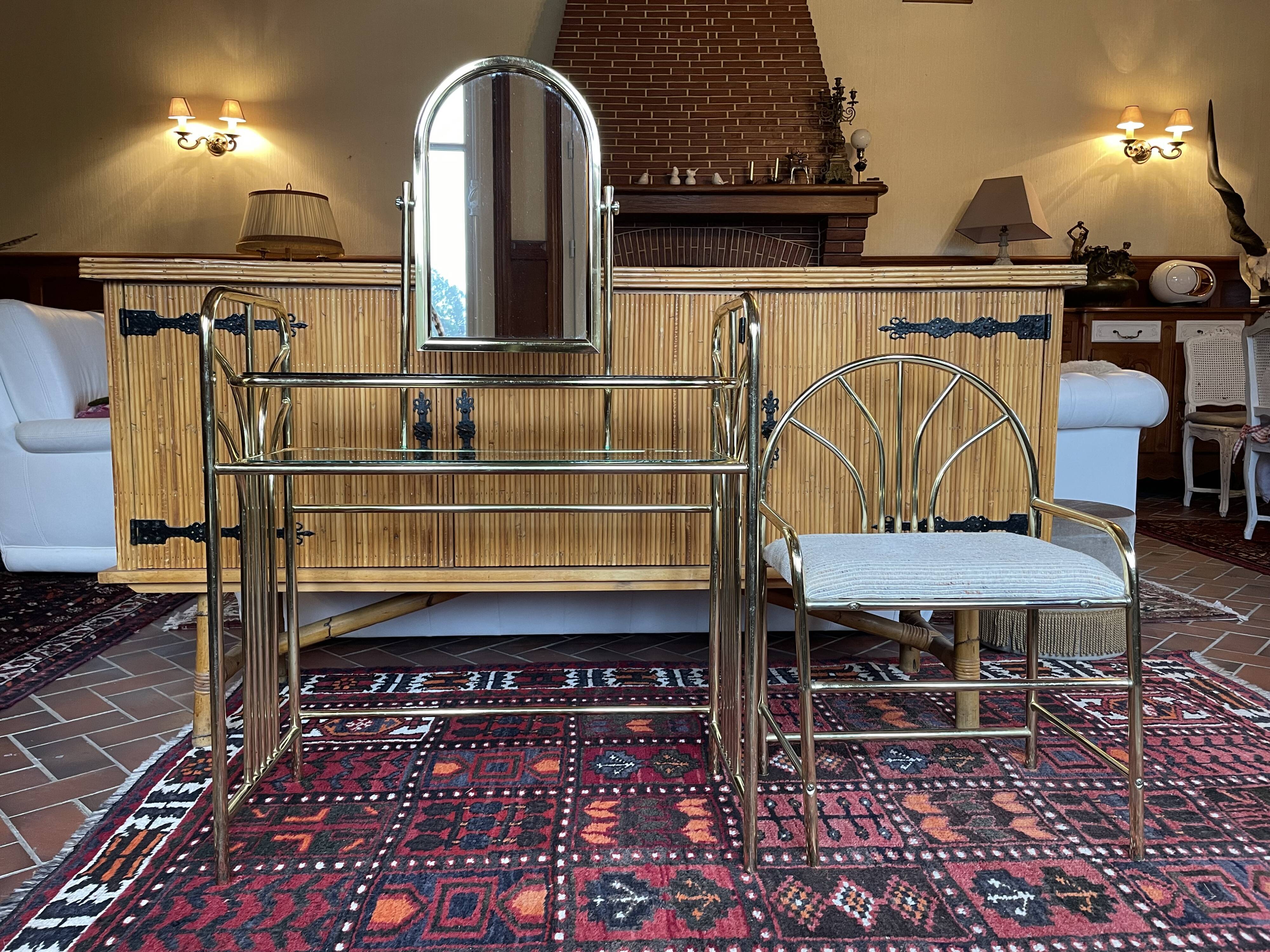 Vintage dressing table and chair