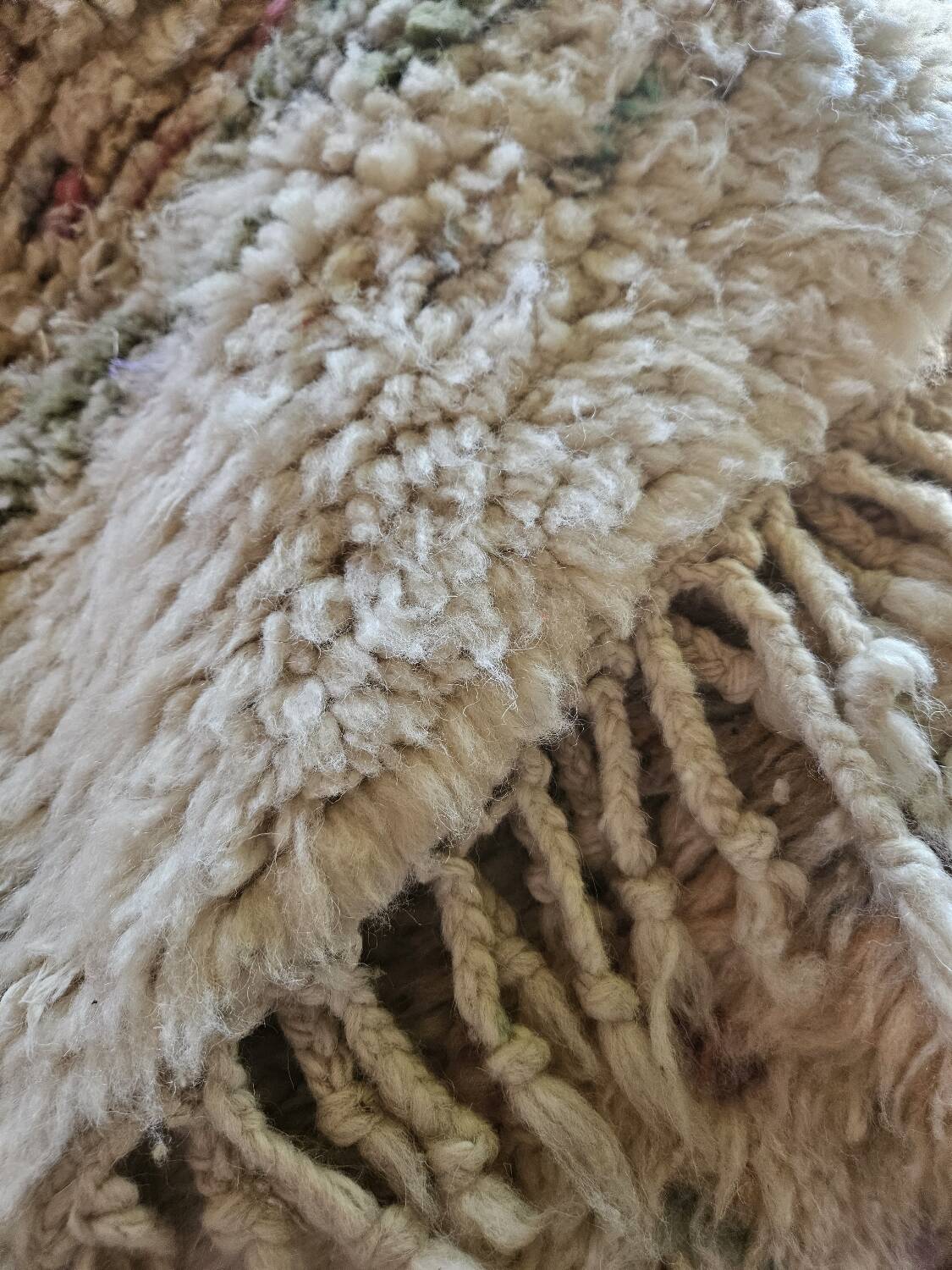 Berber boujaad rug in rustic wool 250 x 185 cm light mottled