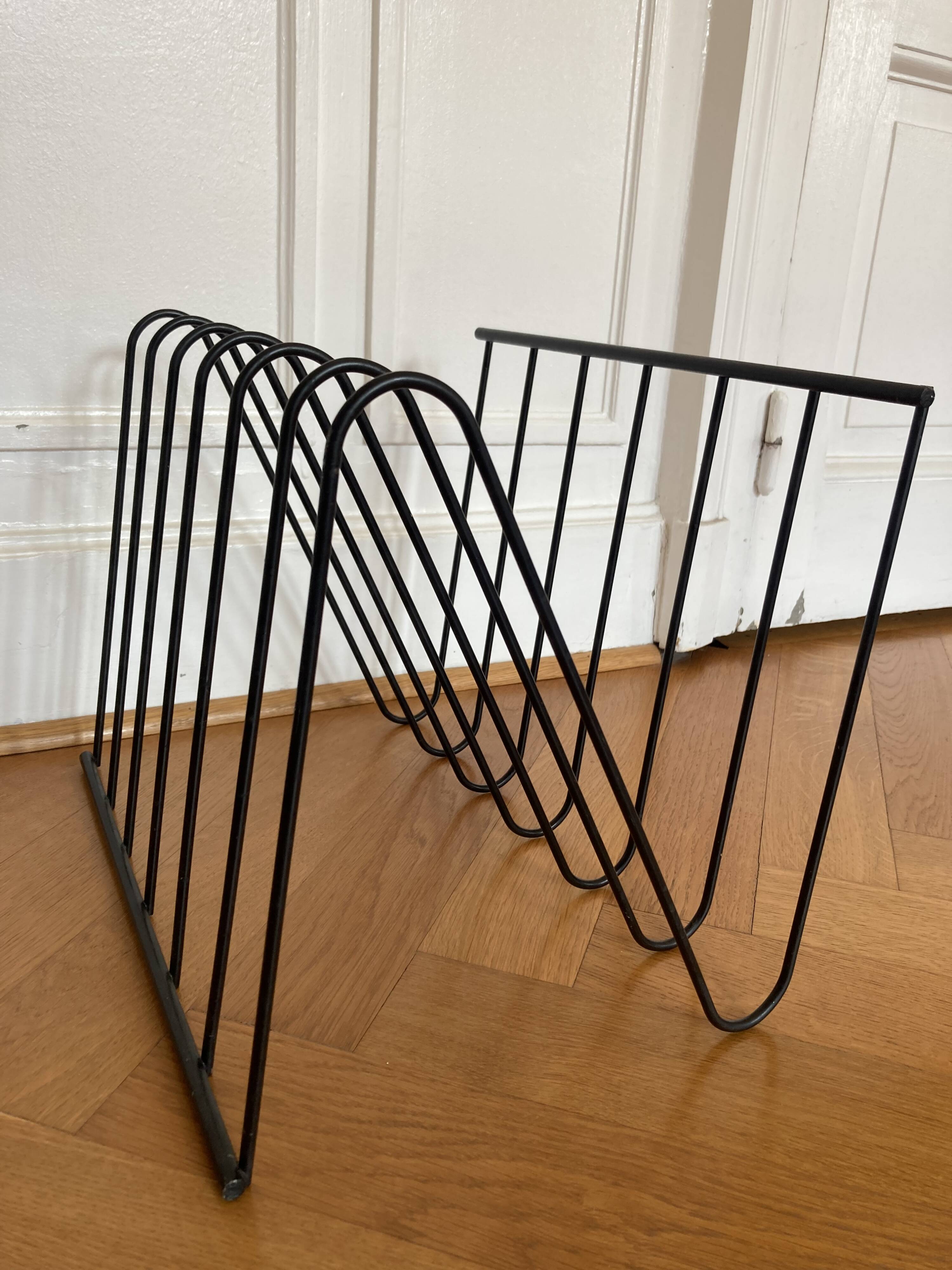Magazine rack "z" by f arnal 70s