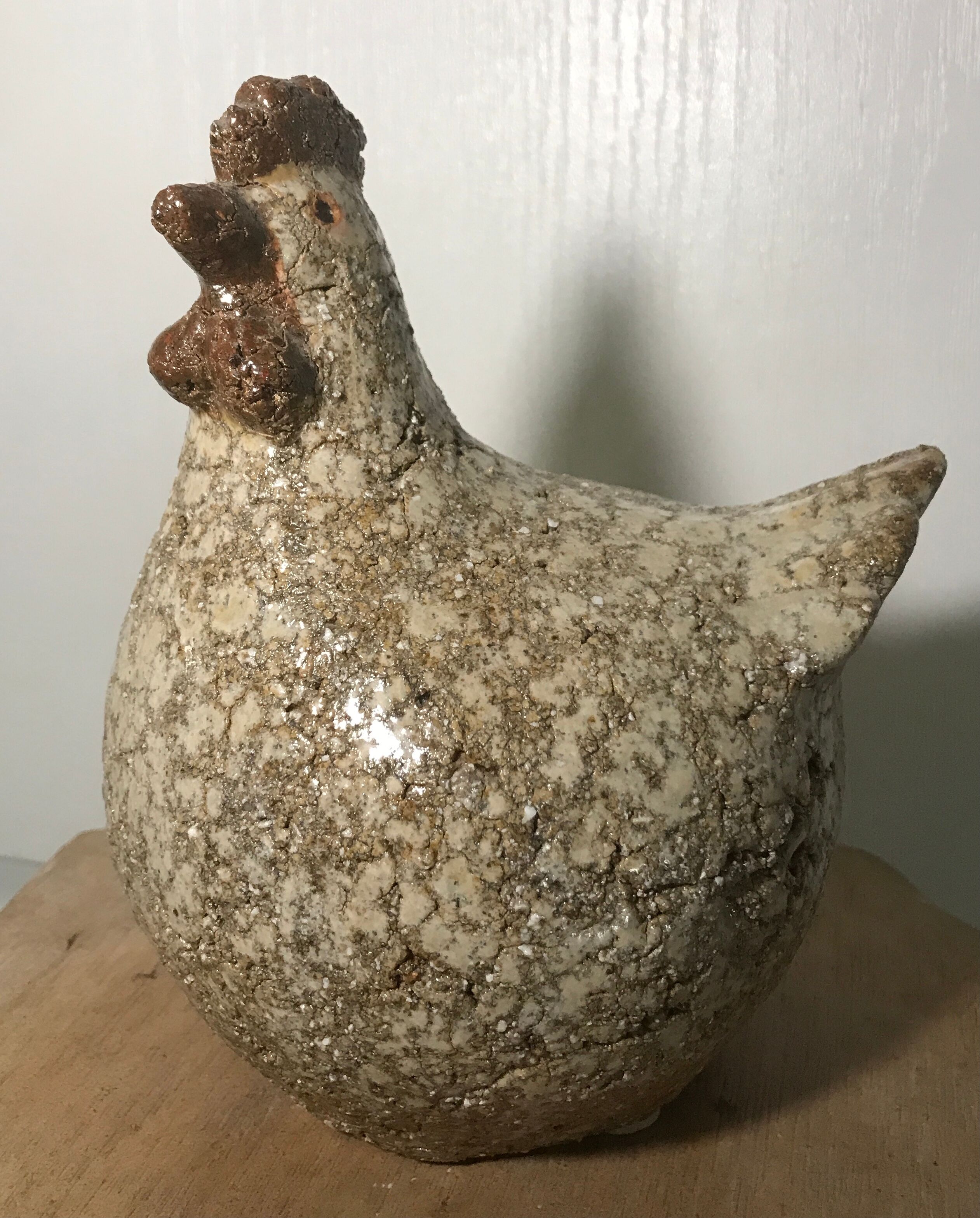 Poule in cracked and enamelled ceramic signed athezza