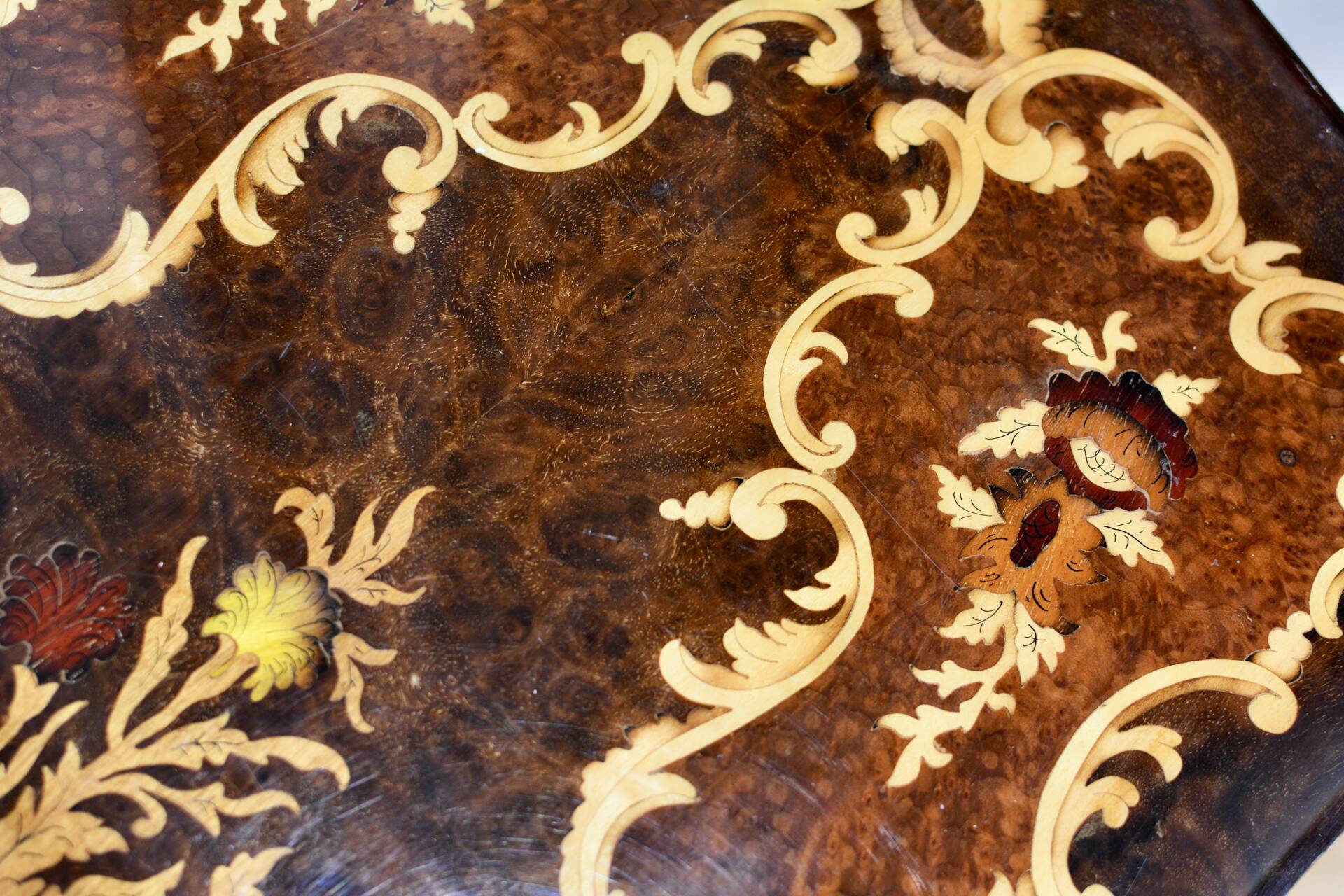 Antique coffee table with floral marquetry, Louis XV style.