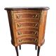 Commode galbée demi-lune en marqueterie – style Louis XV, fin XIXe siècle