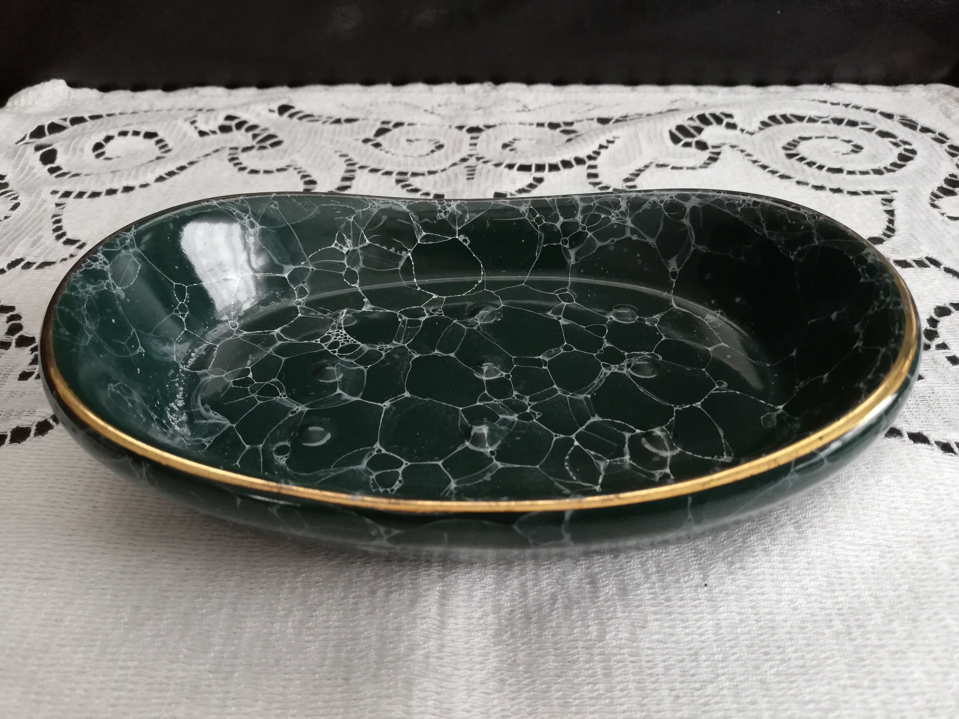 Marbled ceramic soap holder
