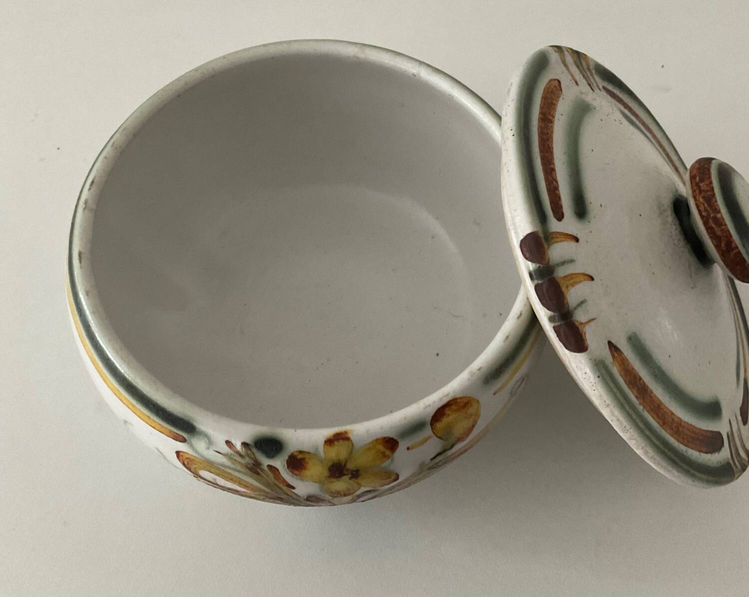 Quimper Keraluc ceramic candy box