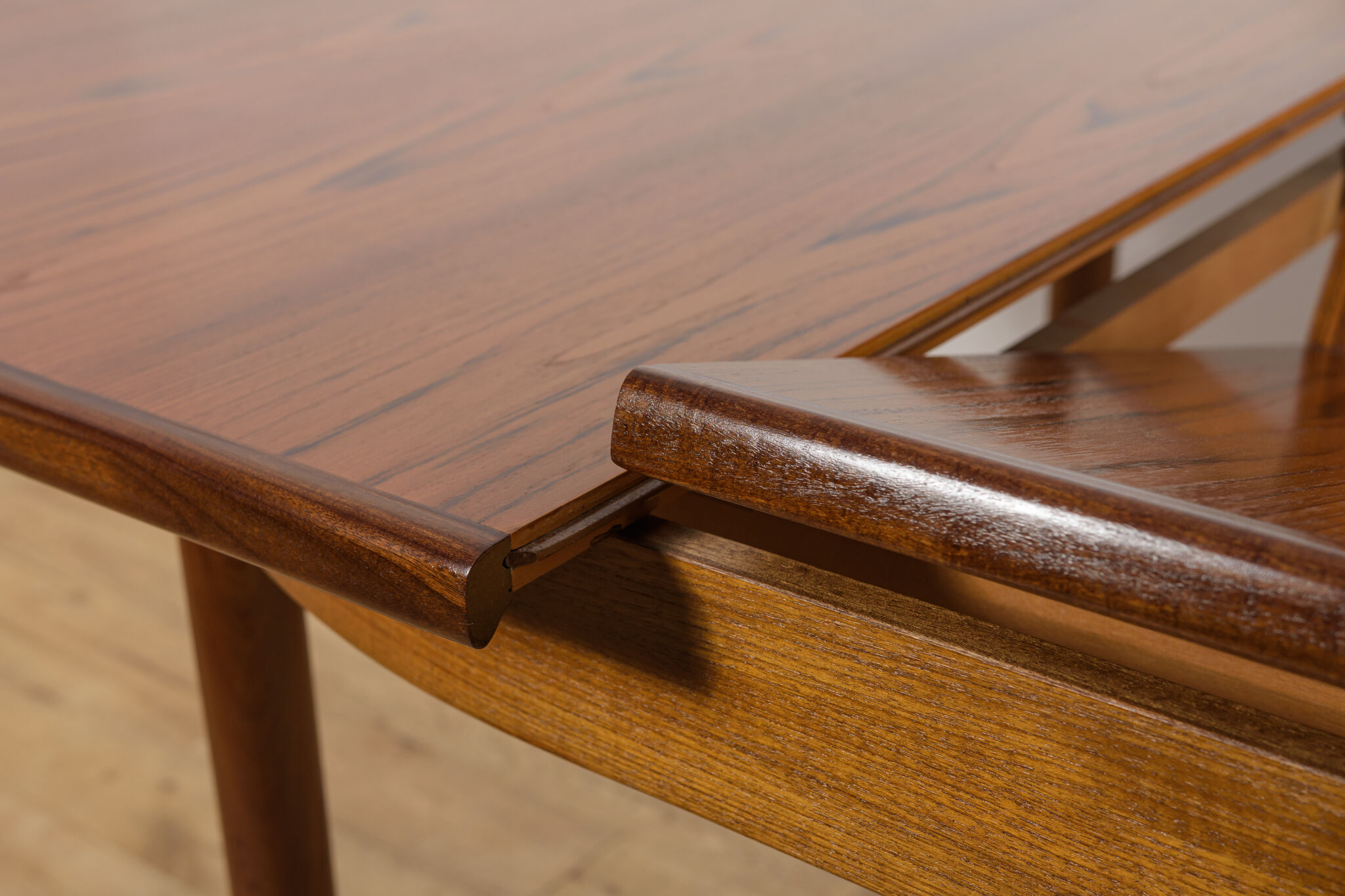 Mid-Century Oval Teak Extending Dining Table from G-Plan, United Kingdom, 1960s
