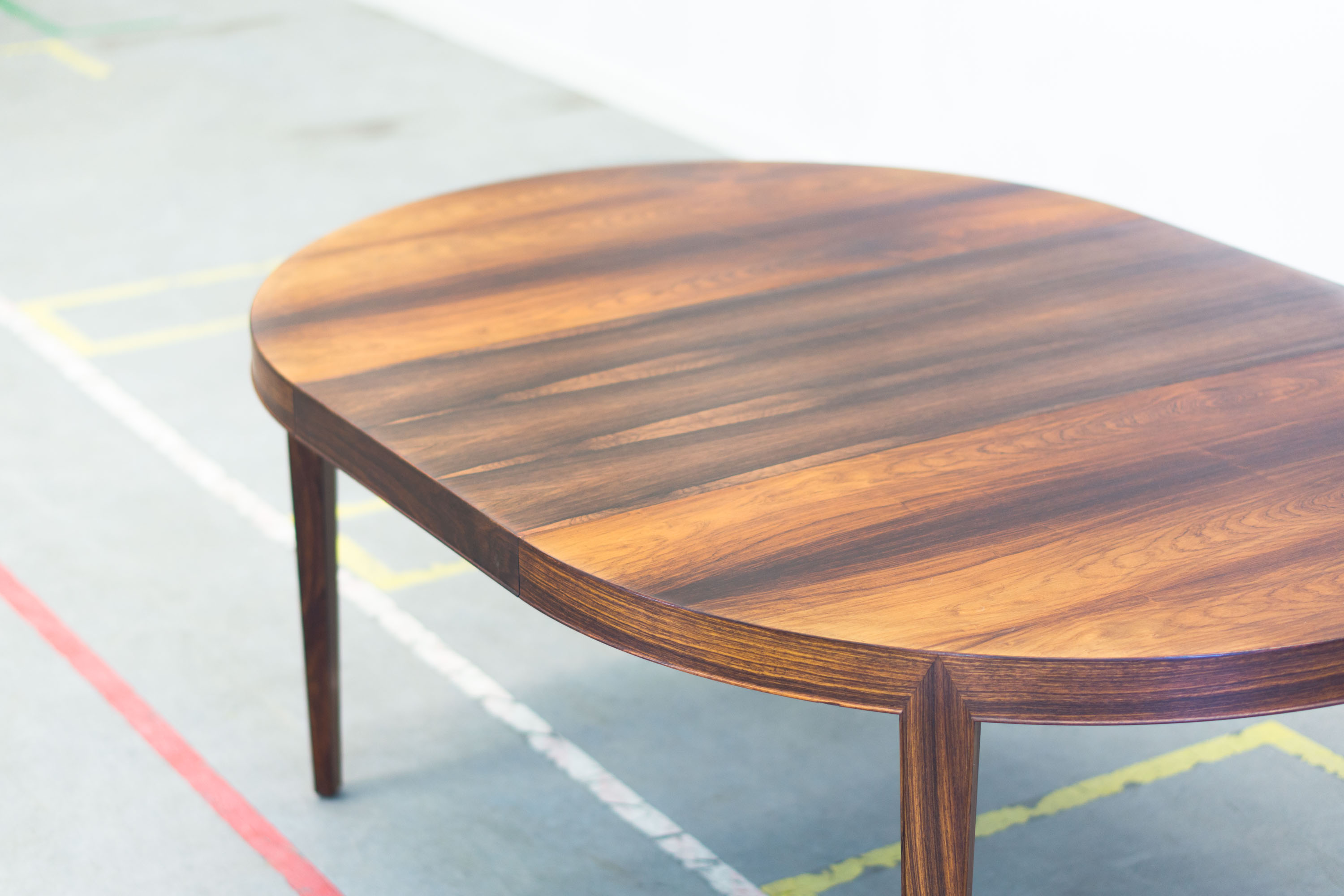 Extendable dining table from Haslev Møbelsnedkeri by Severin Hansen