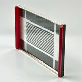 Plateau Space Age européen des années 70 à graphisme moderniste