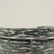 Brutalise lobby longue chair verdigris green 