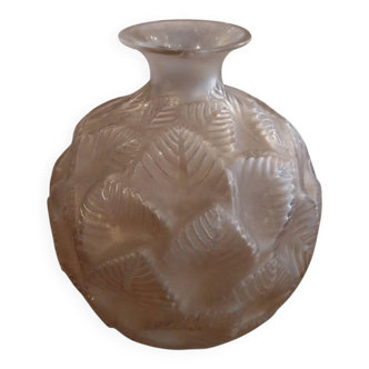 René Lalique (1860-1945), vase model Ormeaux, 20th century
