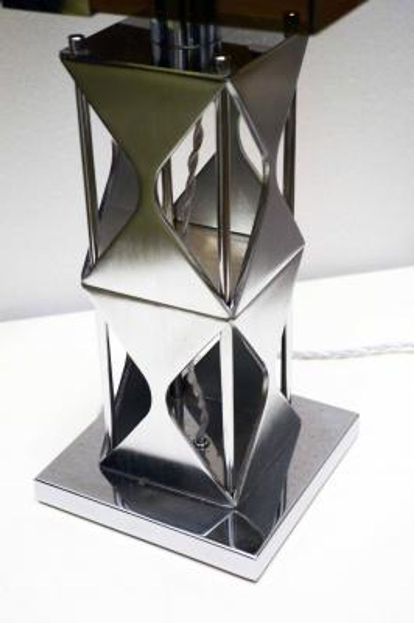 Lampe en plexiglas fumé et acier satiné, 1970