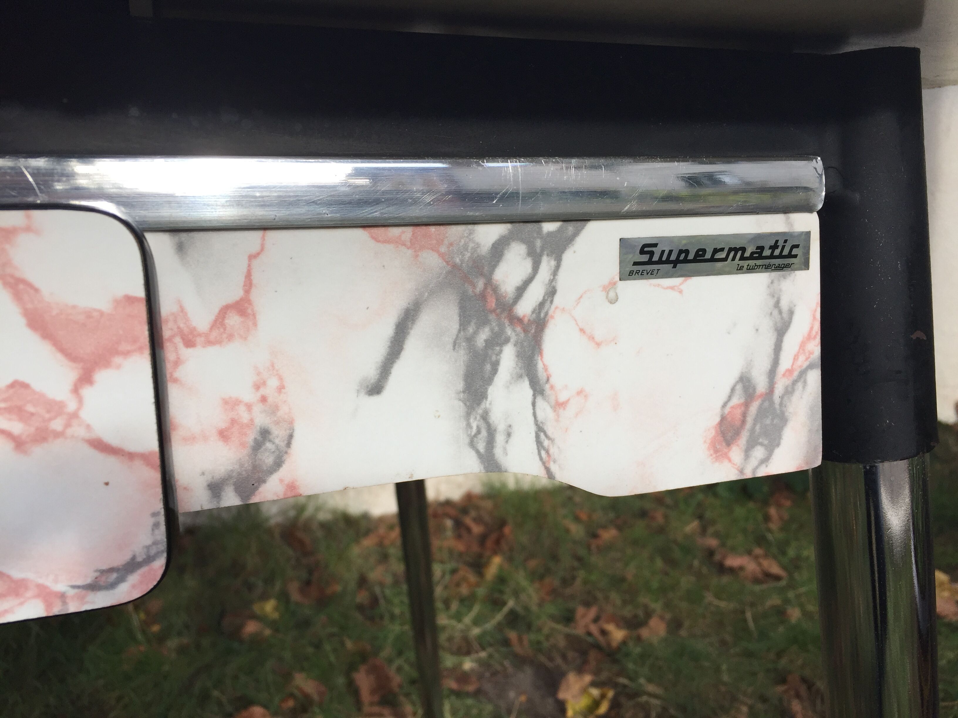 Table formica white grey marble, pink Supermatic