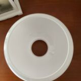 Opaline globe