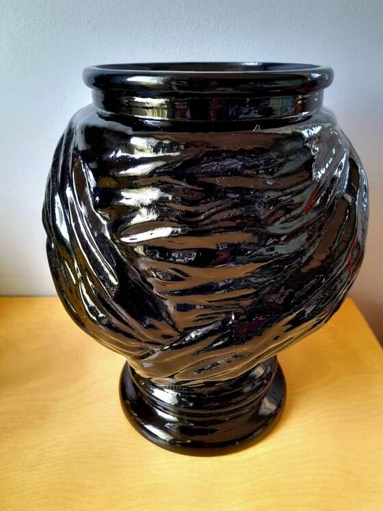 Vase or pot cover in the shape of a Moor's head made of glass from the 1970s.
