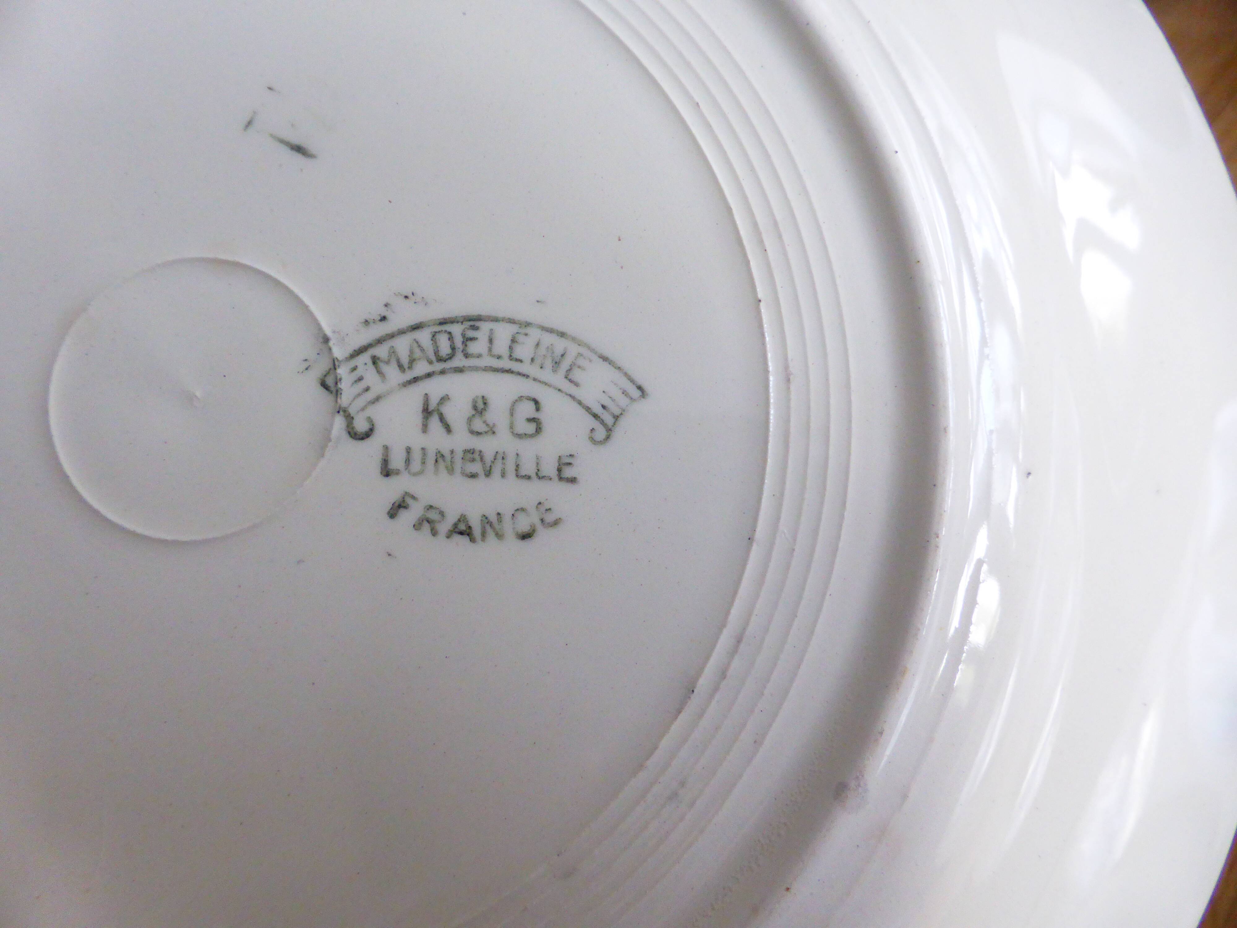 1 K&G Luneville dessert plate, madeleine model 221217