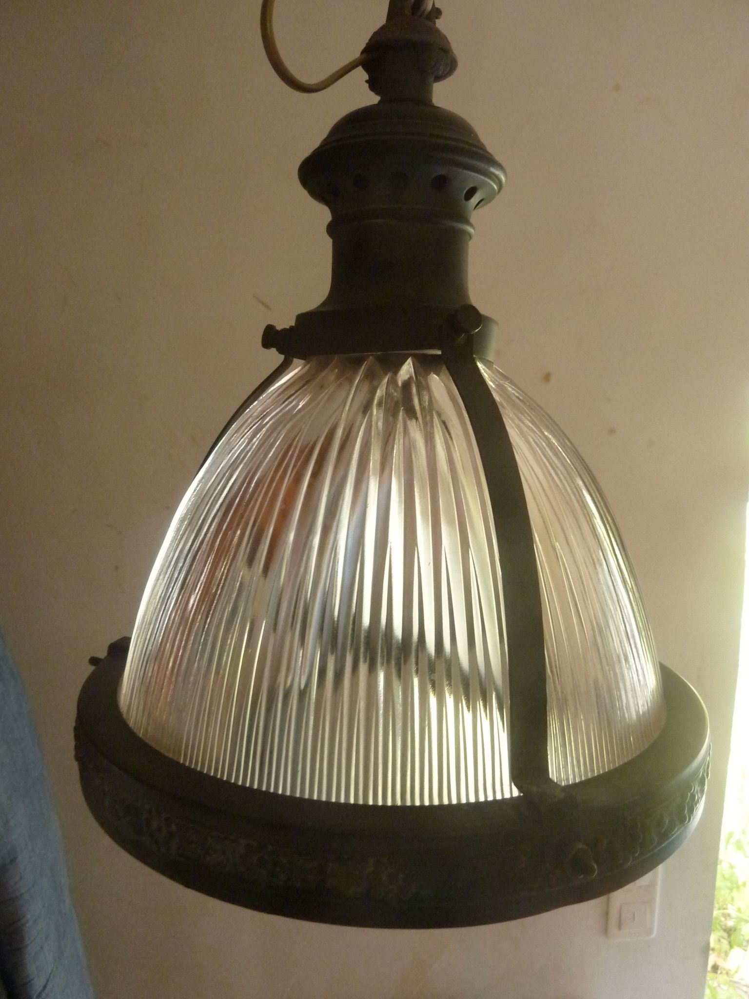 Suspension holophane industriel
