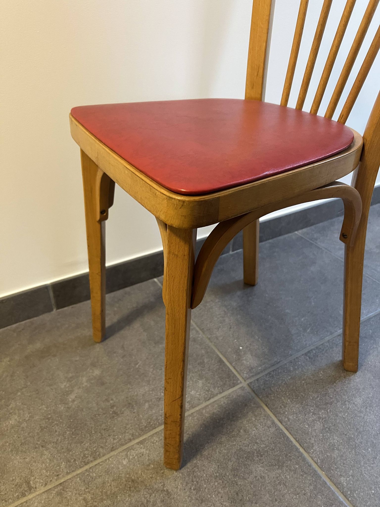 BAUMANN bistro chair in wood and red faux leather