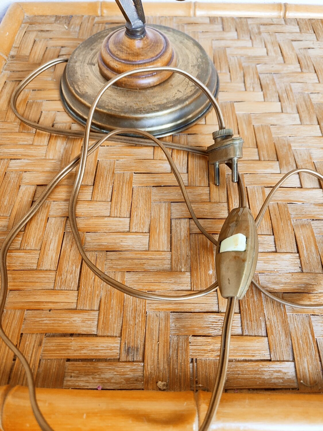 Art Nouveau style table lamp