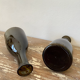 Lot de 2 jolis flacons identiques en verre ambré
